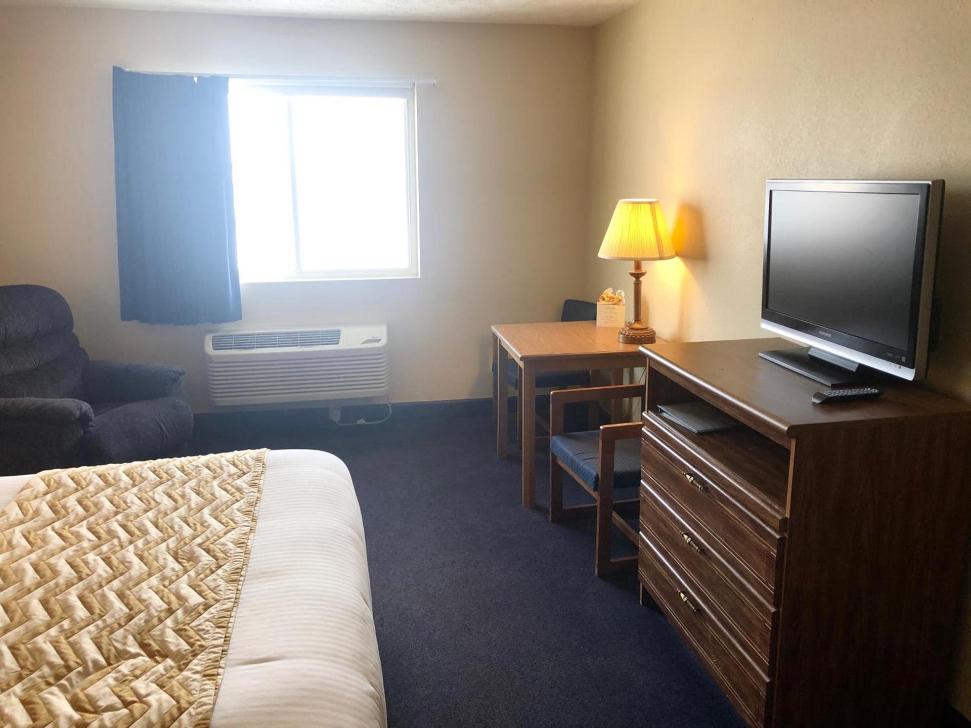 Travelodge by Wyndham Grand Island photo 10