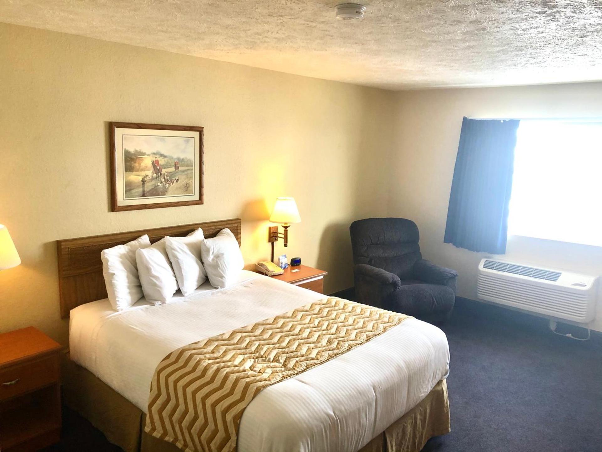 Travelodge by Wyndham Grand Island photo 12
