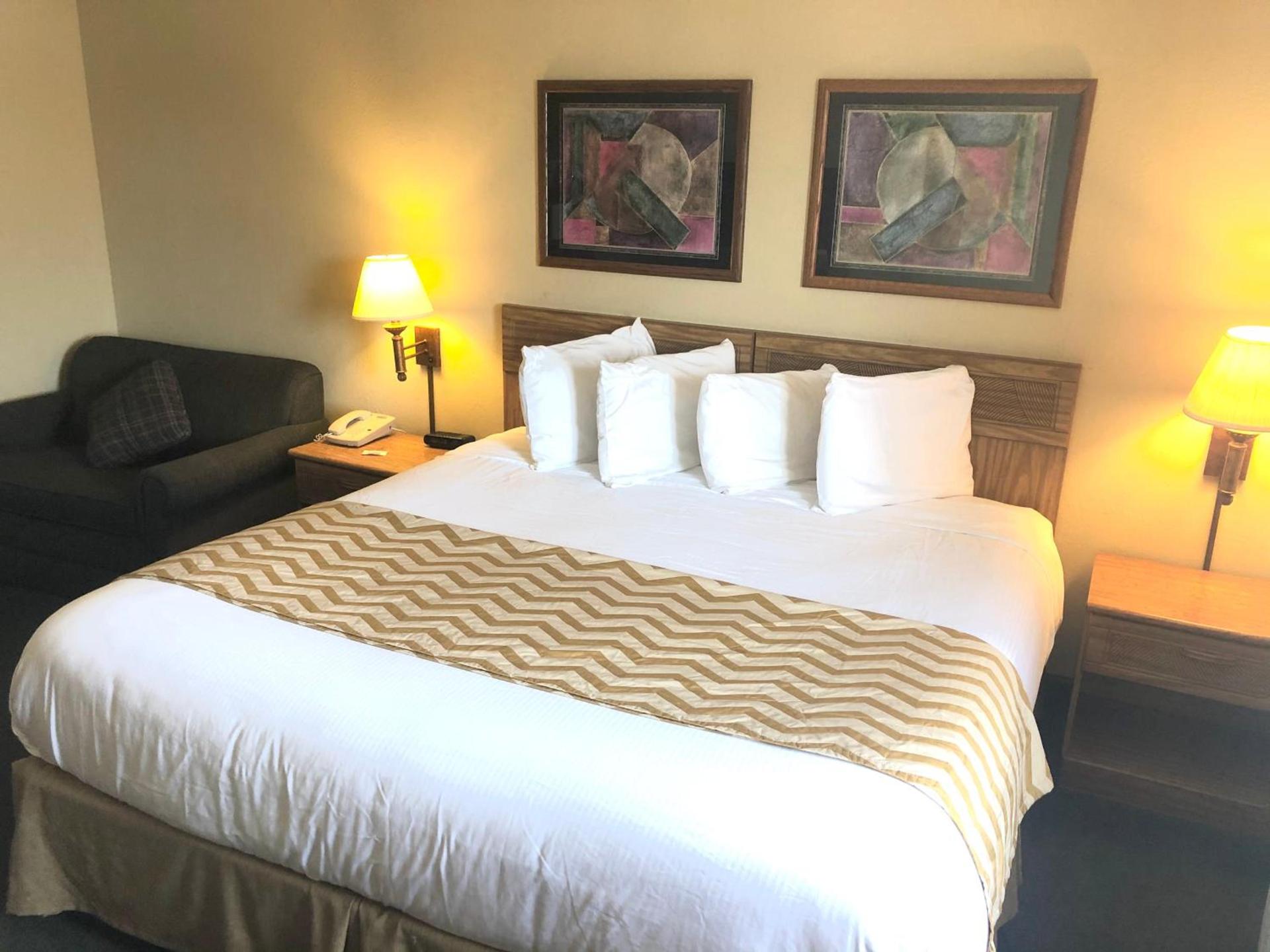 Travelodge by Wyndham Grand Island photo 16