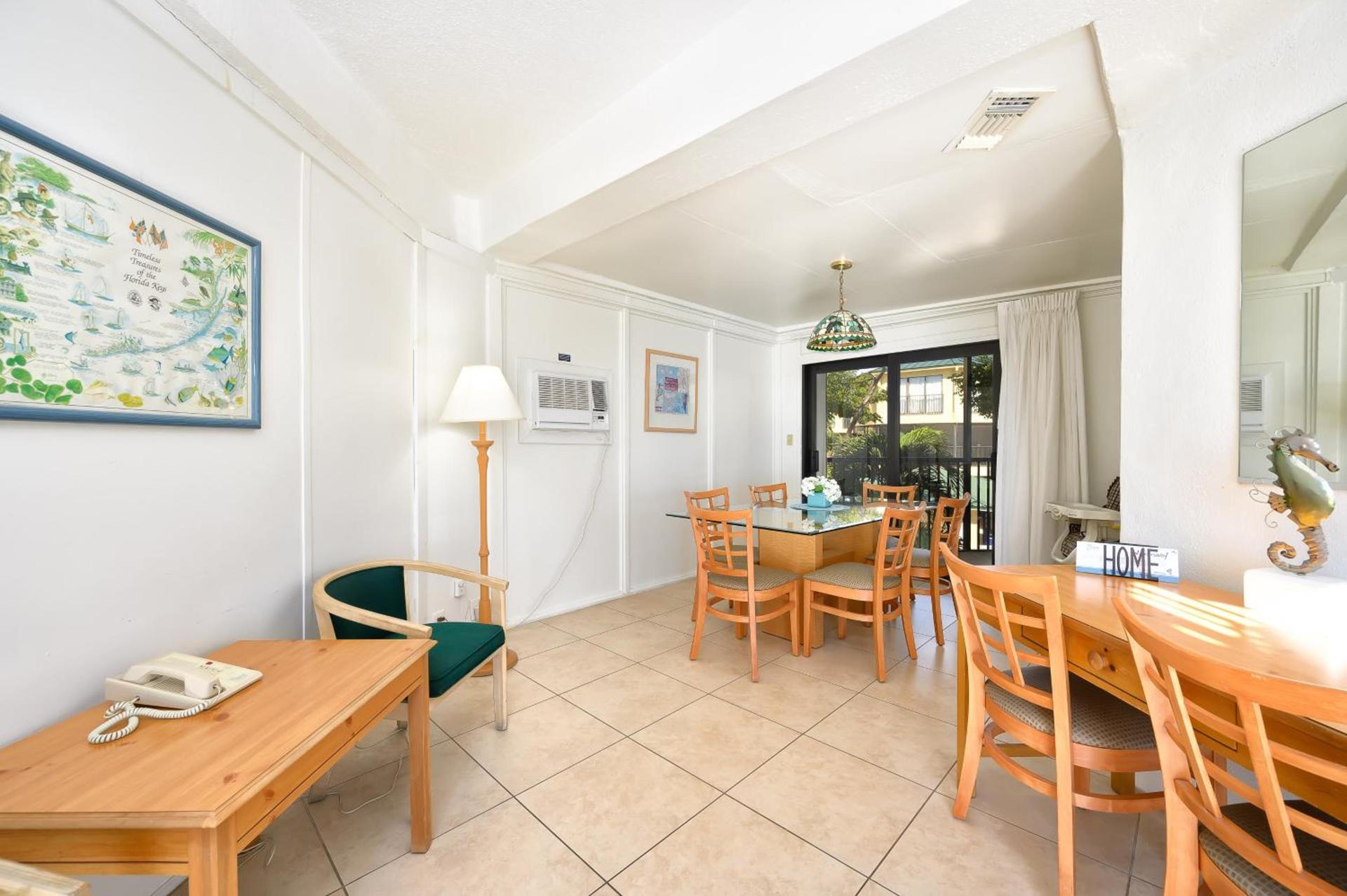 Coco Plum Beach & Tennis Club & Marina photo 18