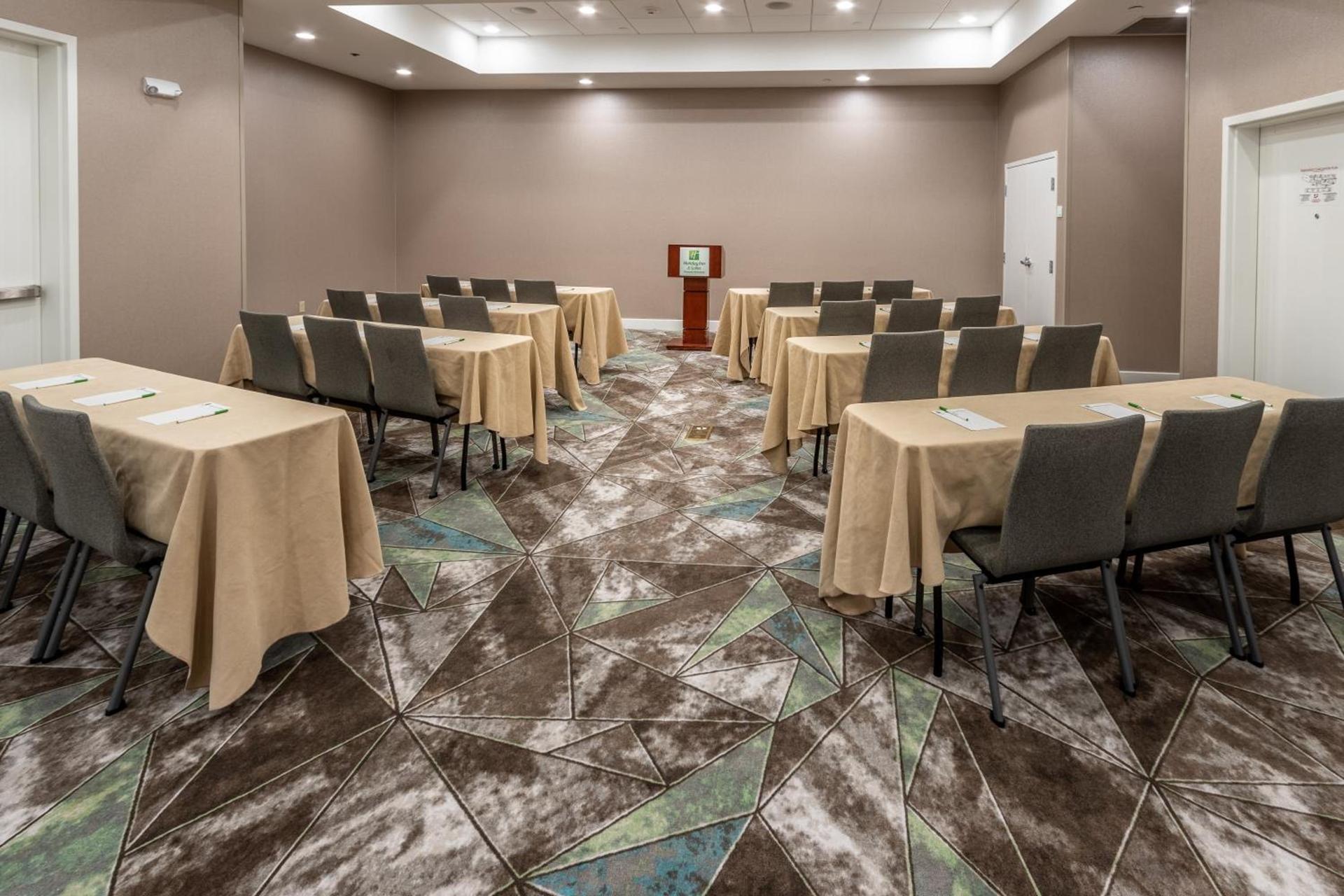 Holiday Inn & Suites Memphis - Wolfchase Galleria by IHG photo 3
