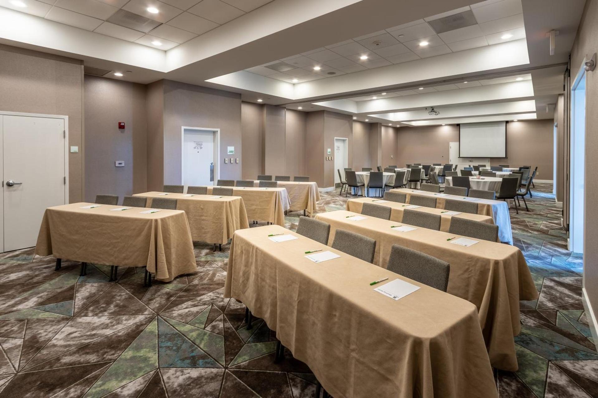 Holiday Inn & Suites Memphis - Wolfchase Galleria by IHG photo 7