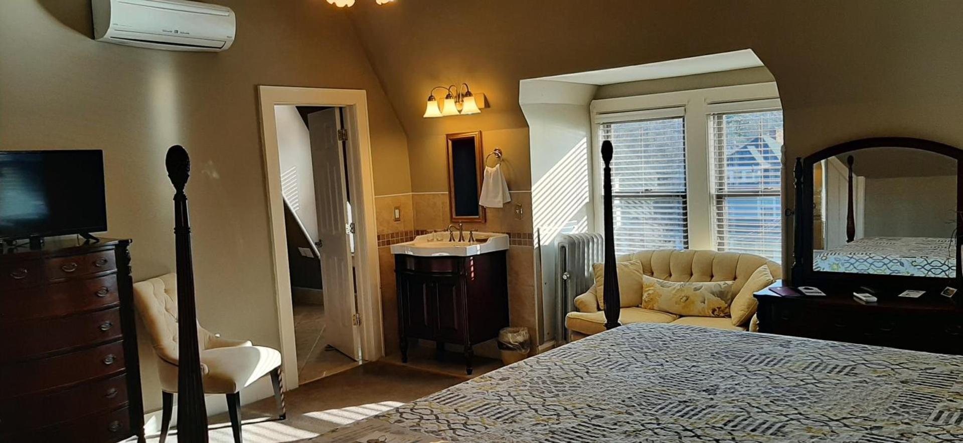 DeBary Inn photo 61