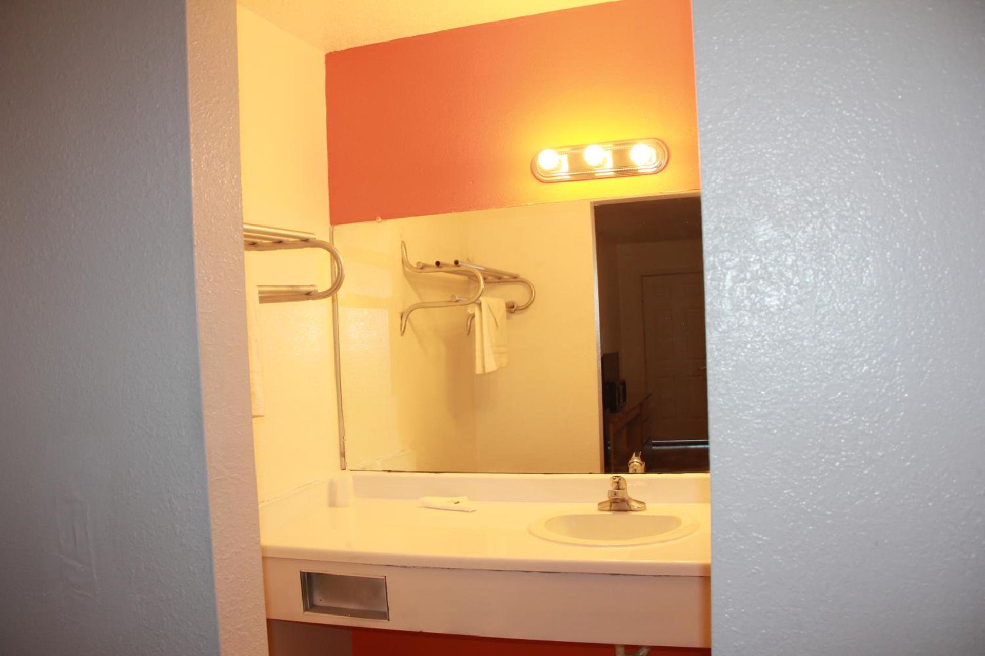 Sherman Inn photo 68
