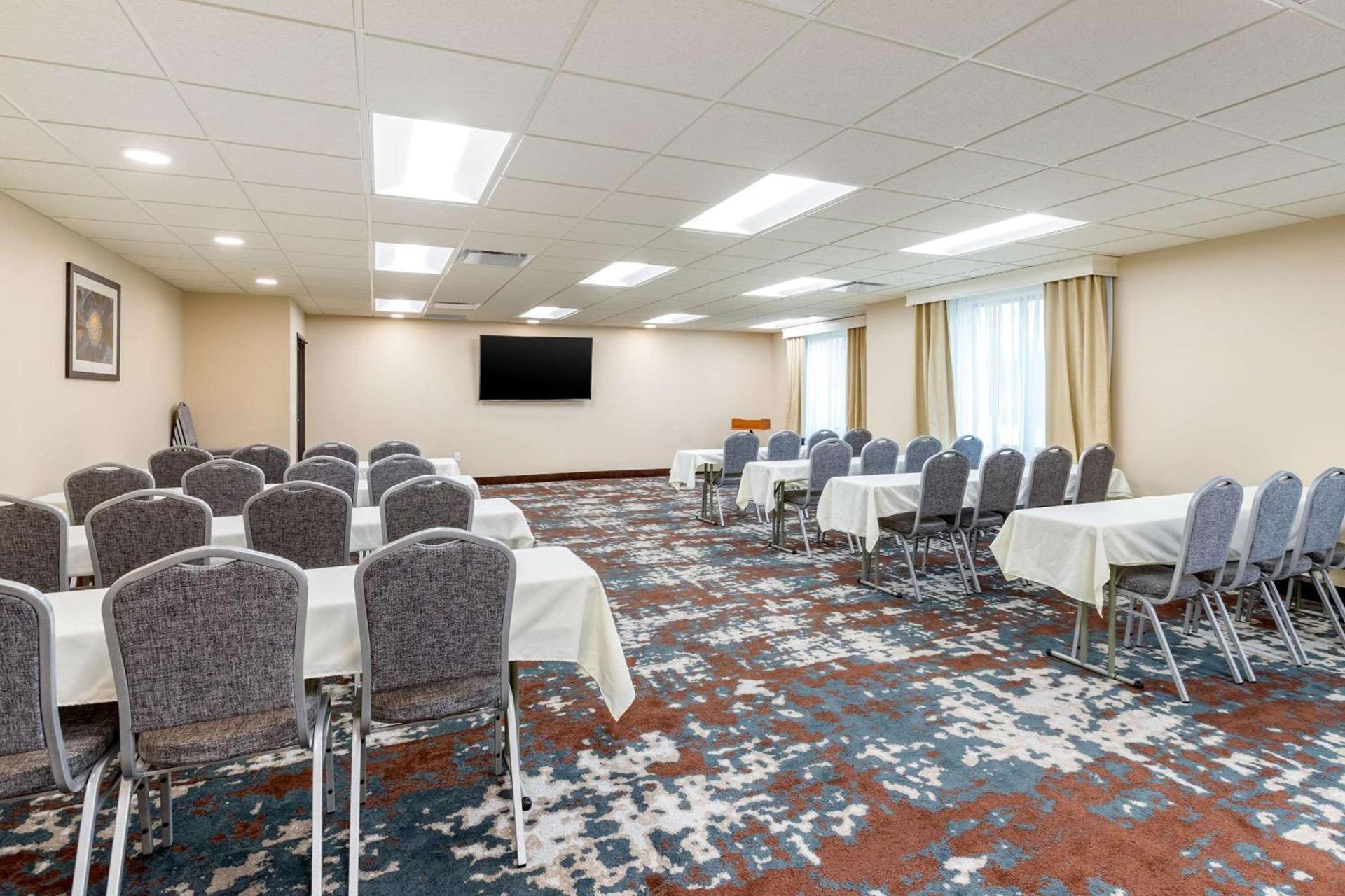 Comfort Inn & Suites West Des Moines photo 27