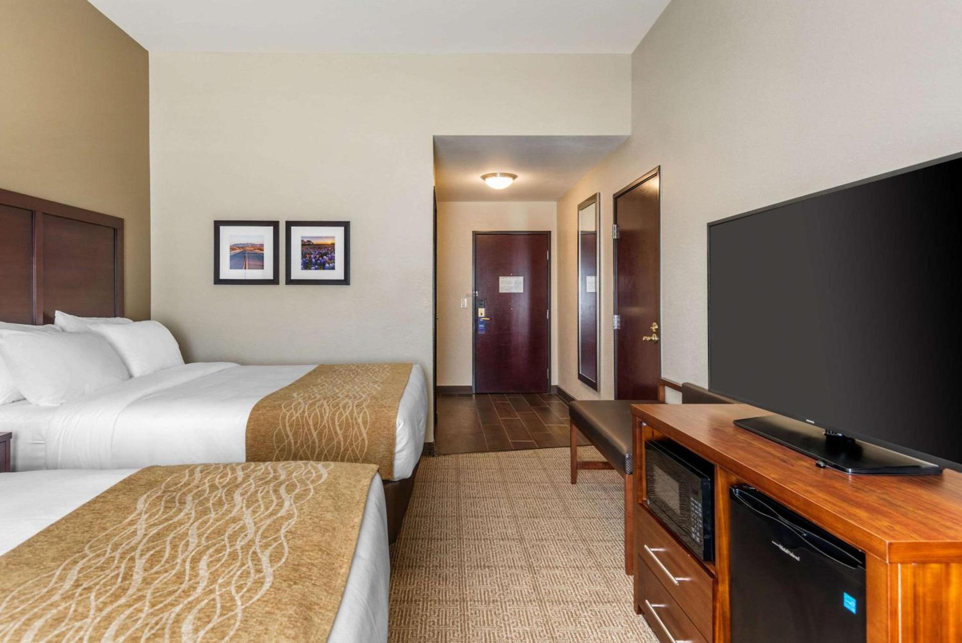 Comfort Inn & Suites Big Spring photo 11