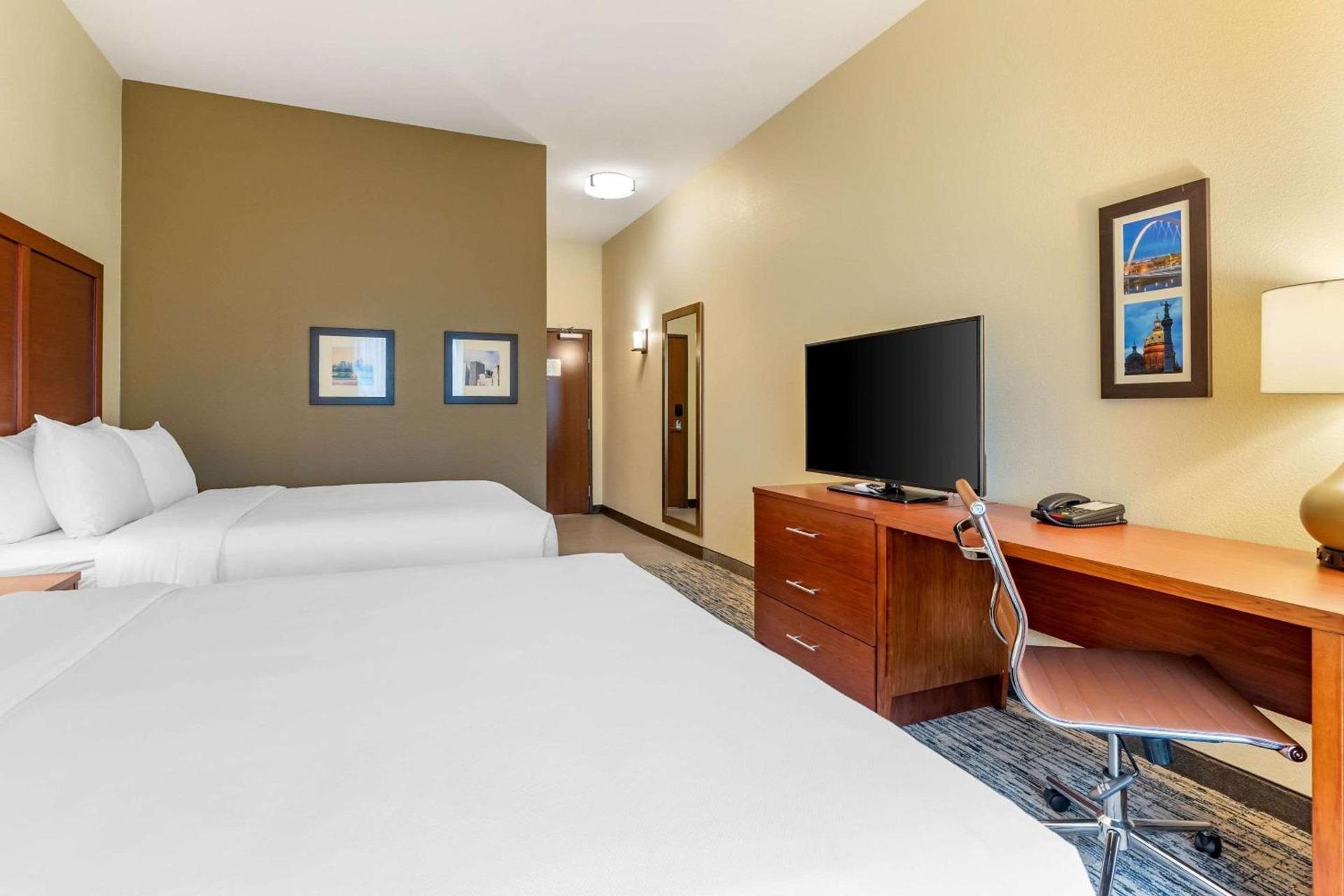 Comfort Inn & Suites West Des Moines photo 12