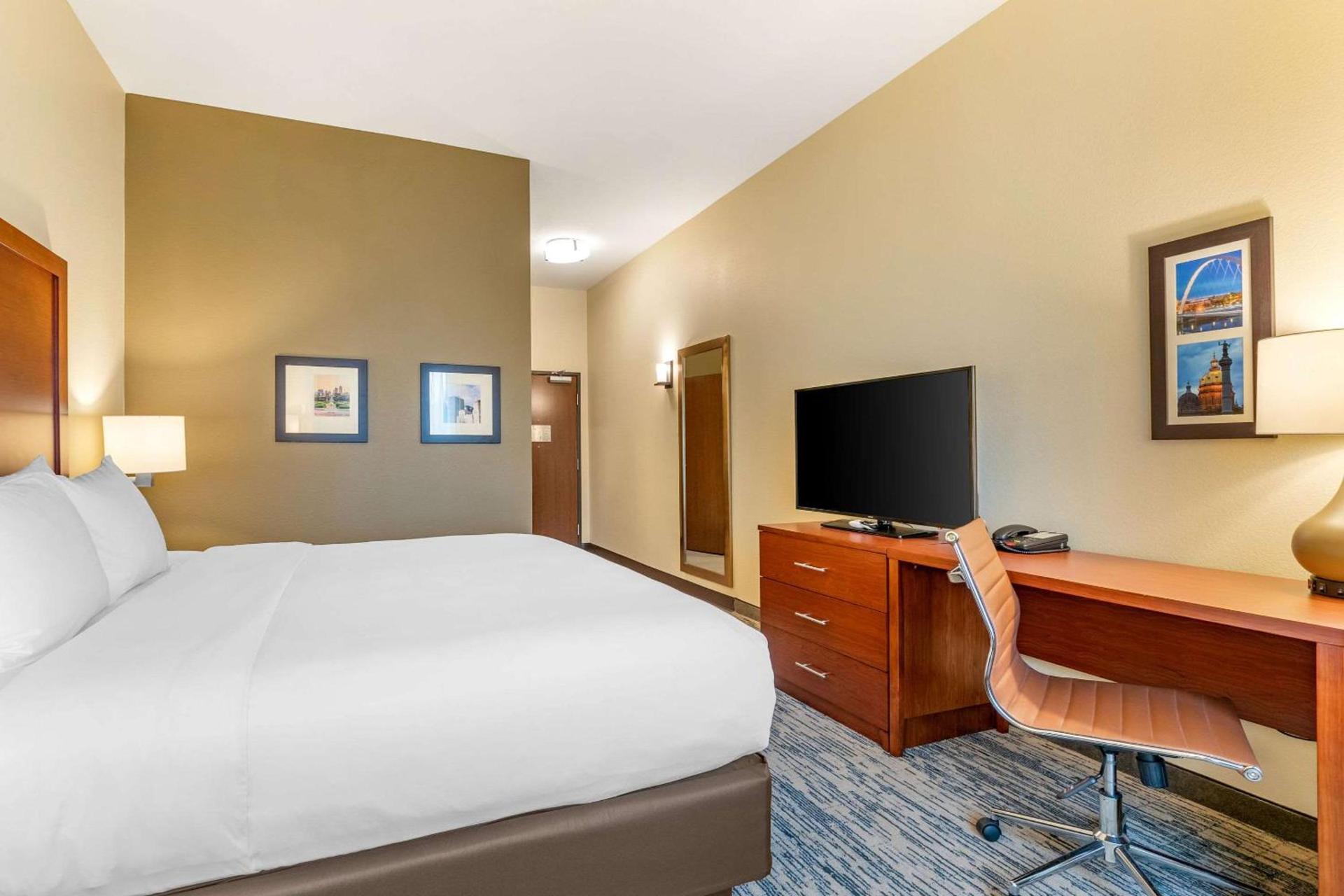 Comfort Inn & Suites West Des Moines photo 7