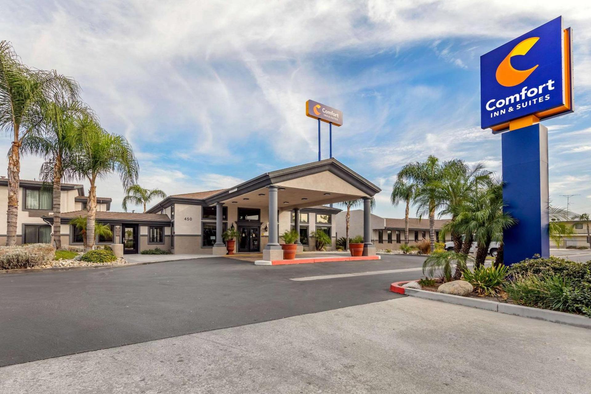 Comfort Inn & Suites San Bernardino — hotel in Colton