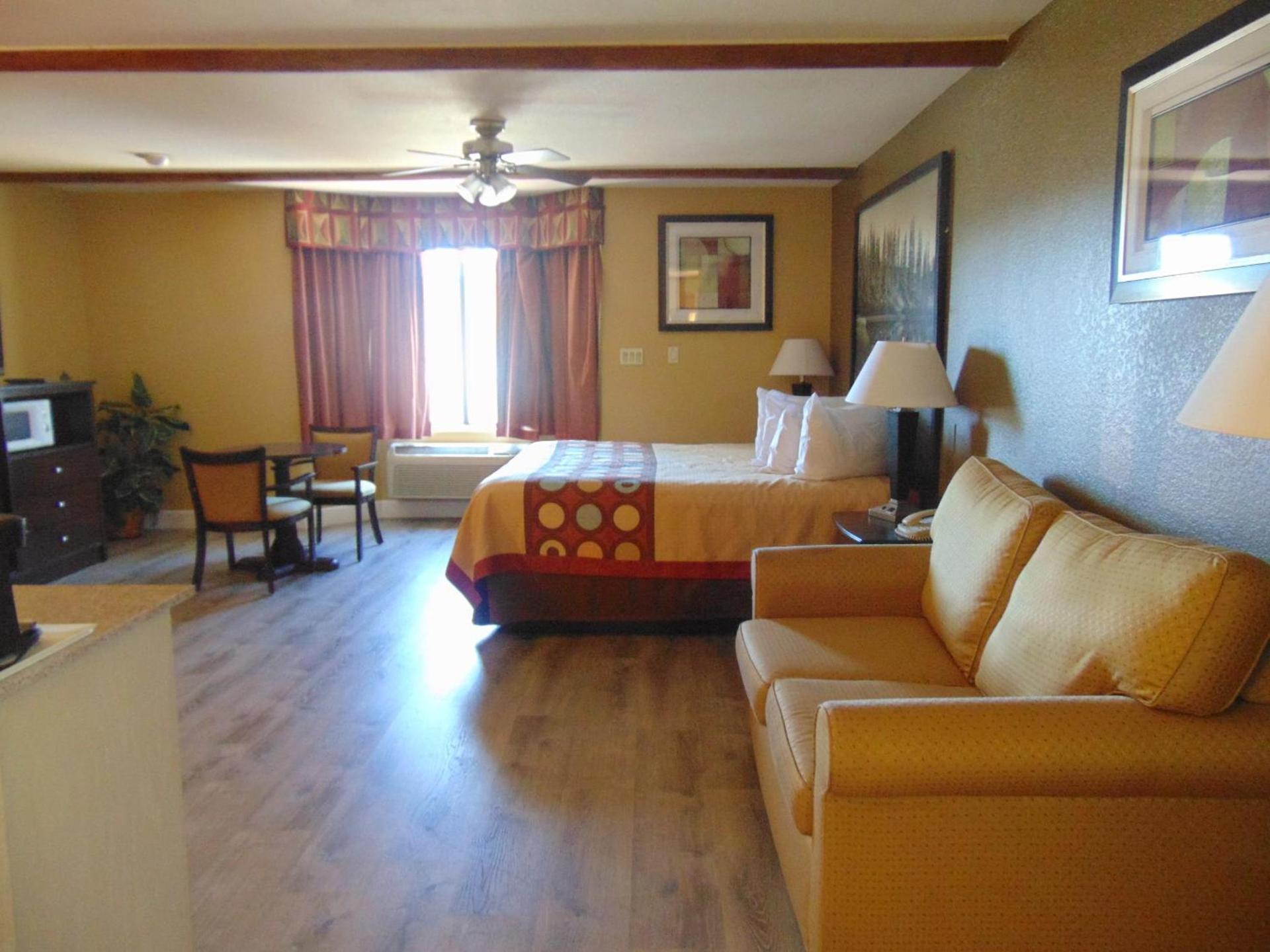 Super 8 by Wyndham Payson photo 10