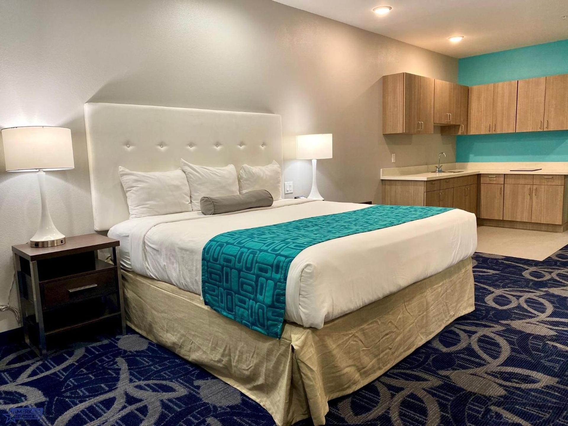 Americas Best Value Inn Houston Willowbrook photo 13