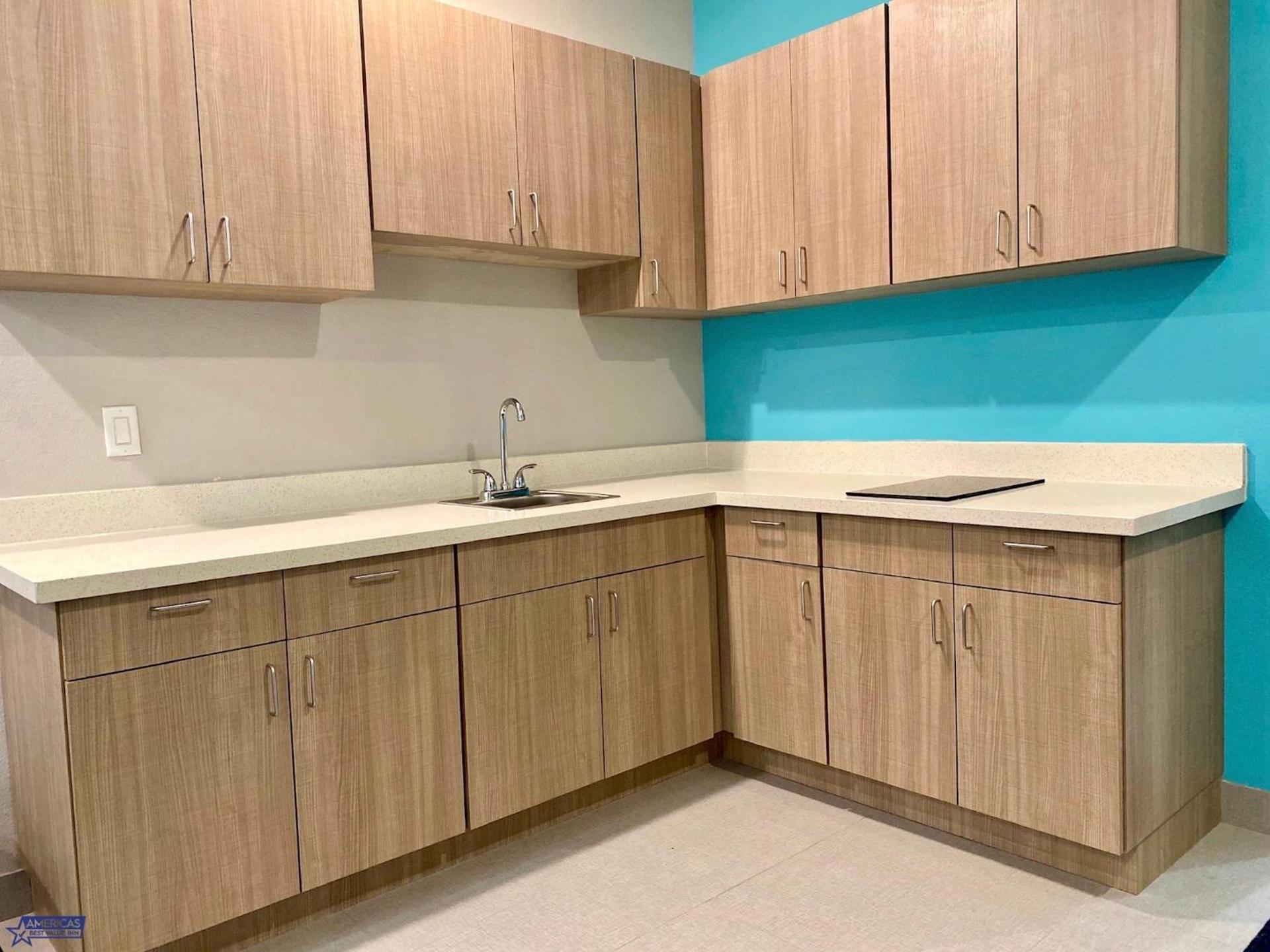 Americas Best Value Inn Houston Willowbrook photo 15