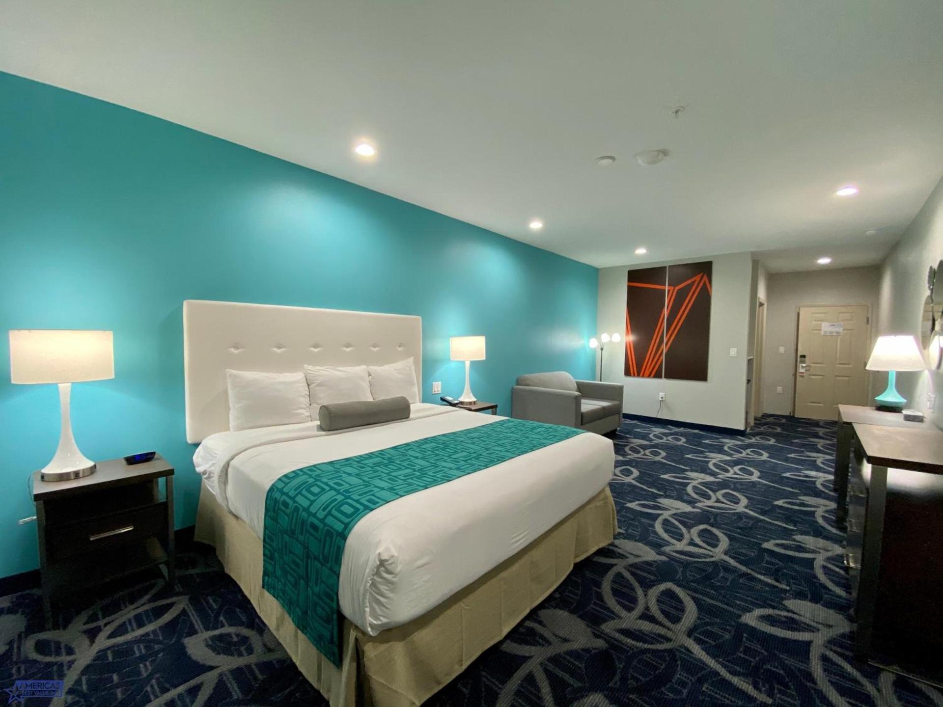 Americas Best Value Inn Houston Willowbrook photo 19