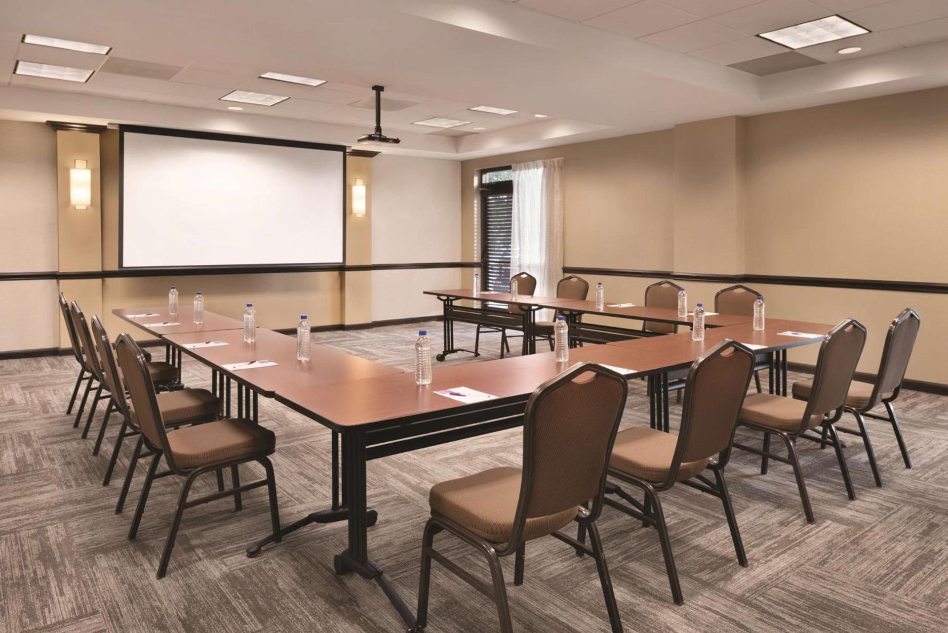 Hyatt Place Chicago Hoffman Estates photo 29