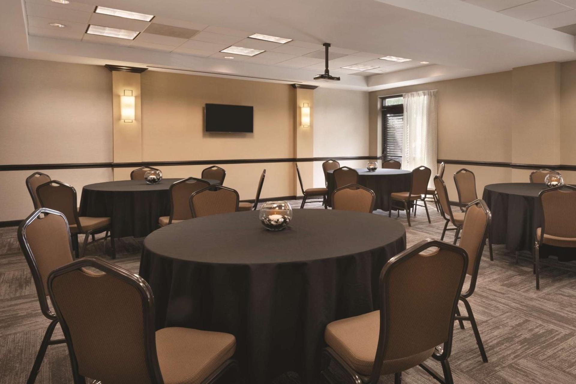 Hyatt Place Chicago Hoffman Estates photo 27