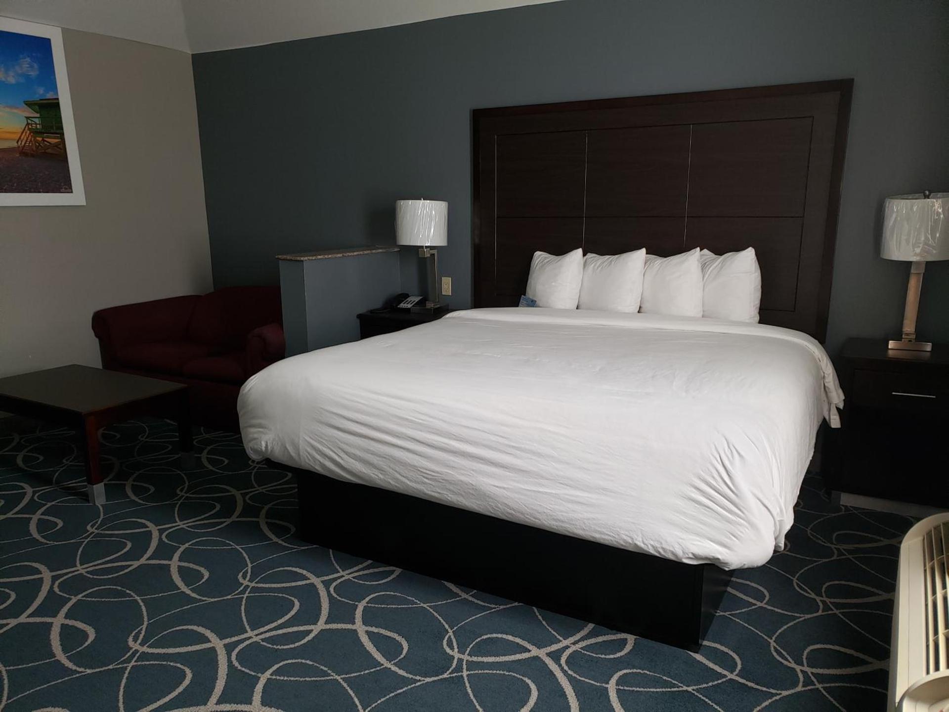Days Inn & Suites by Wyndham Cleburne TX photo 39