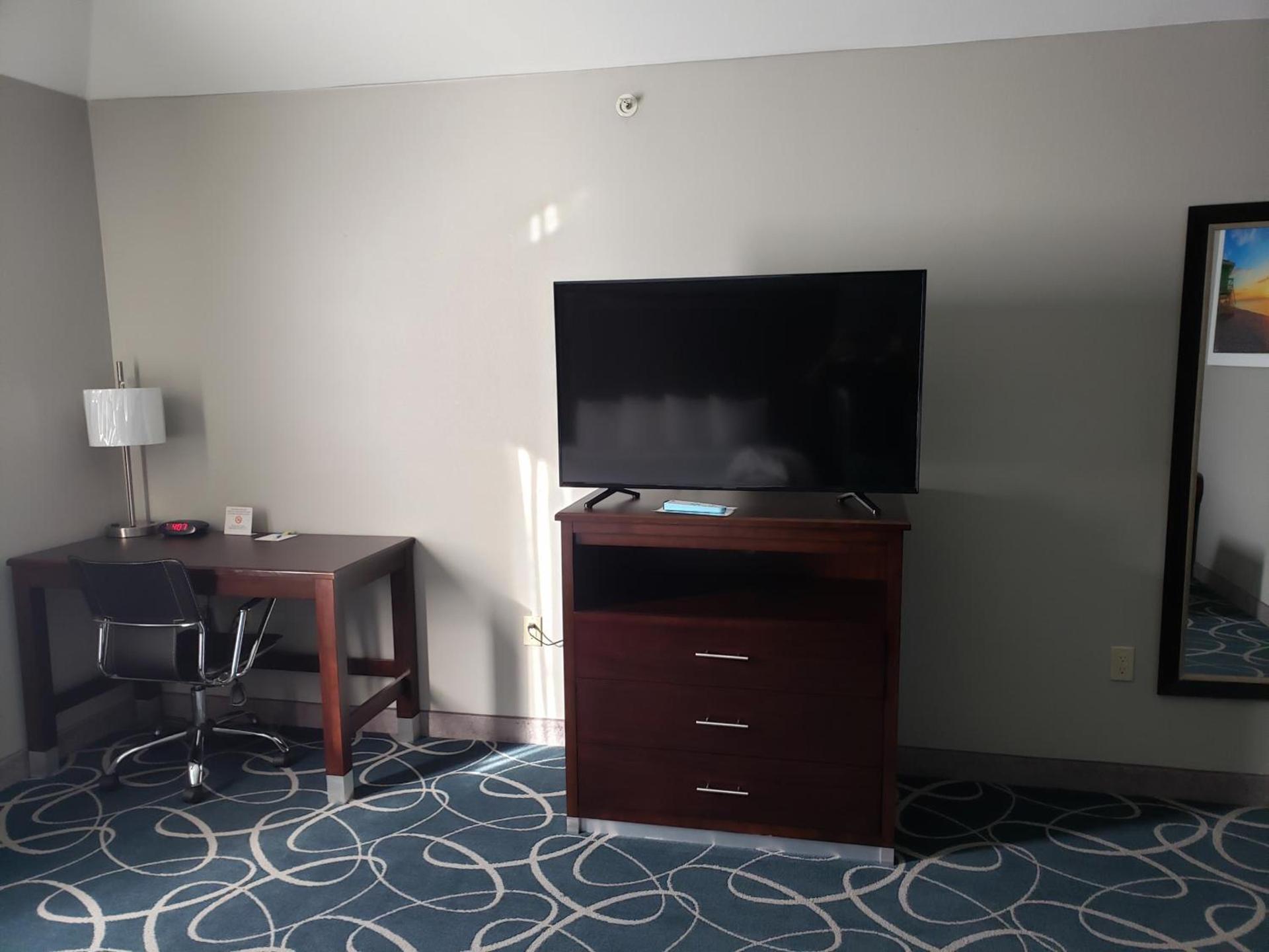 Days Inn & Suites by Wyndham Cleburne TX photo 38