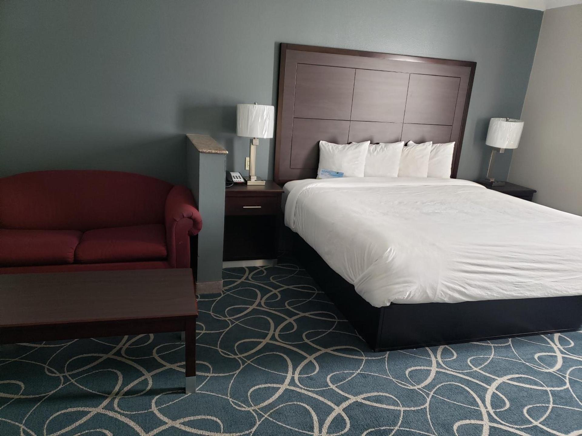 Days Inn & Suites by Wyndham Cleburne TX photo 36