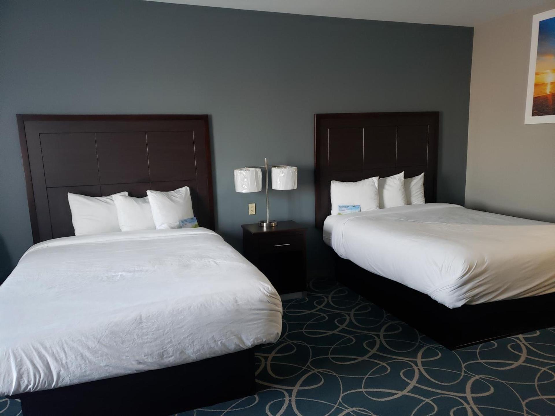 Days Inn & Suites by Wyndham Cleburne TX photo 26