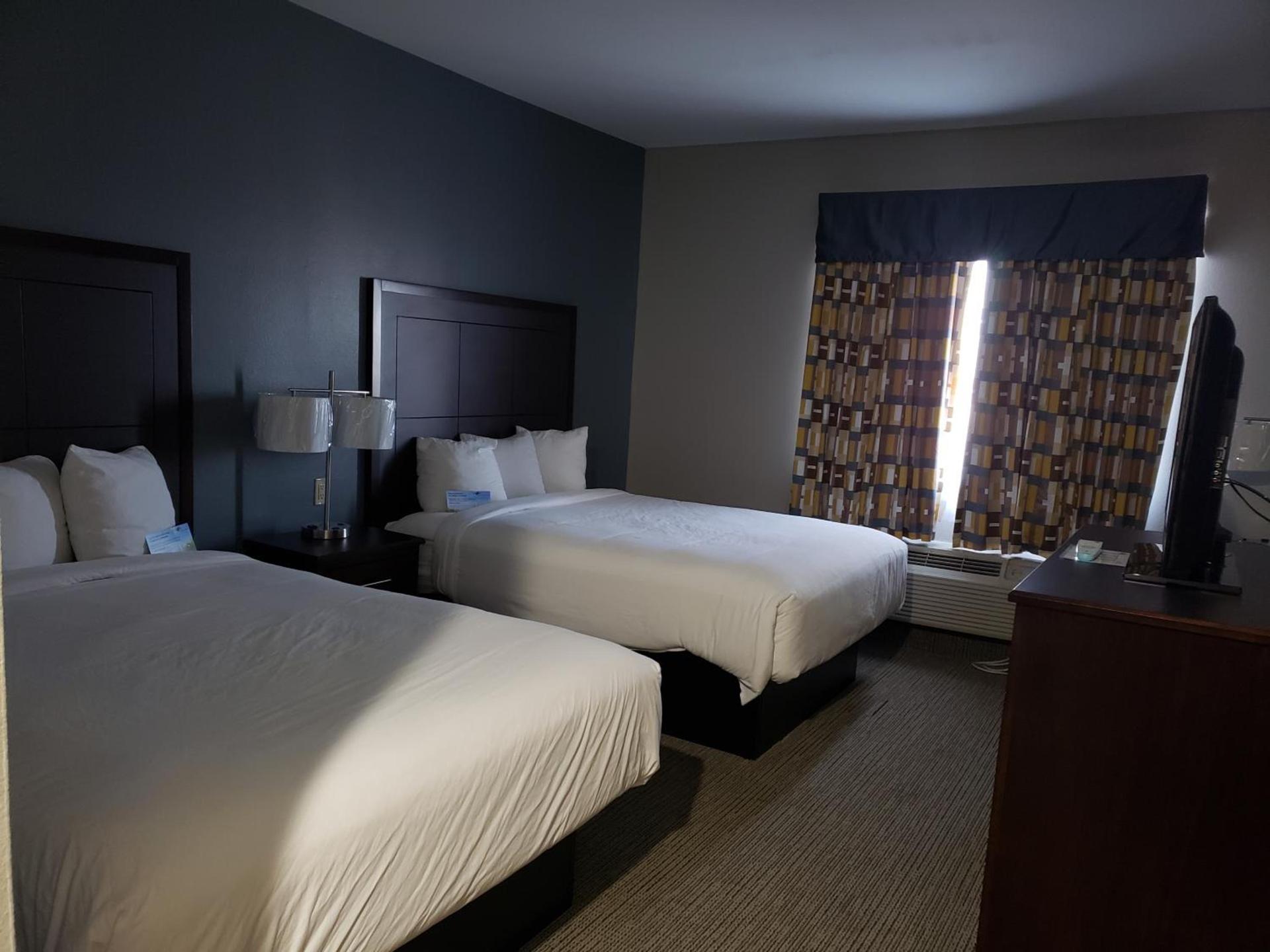 Days Inn & Suites by Wyndham Cleburne TX photo 15