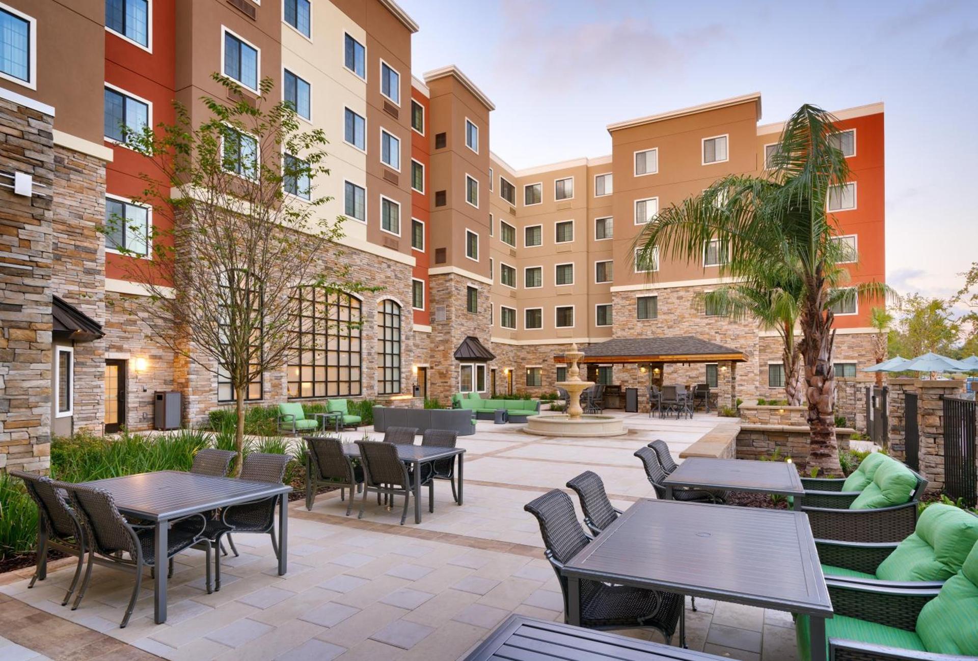 Holiday Inn Express & Suites - Gainesville I-75 by IHG photo 56
