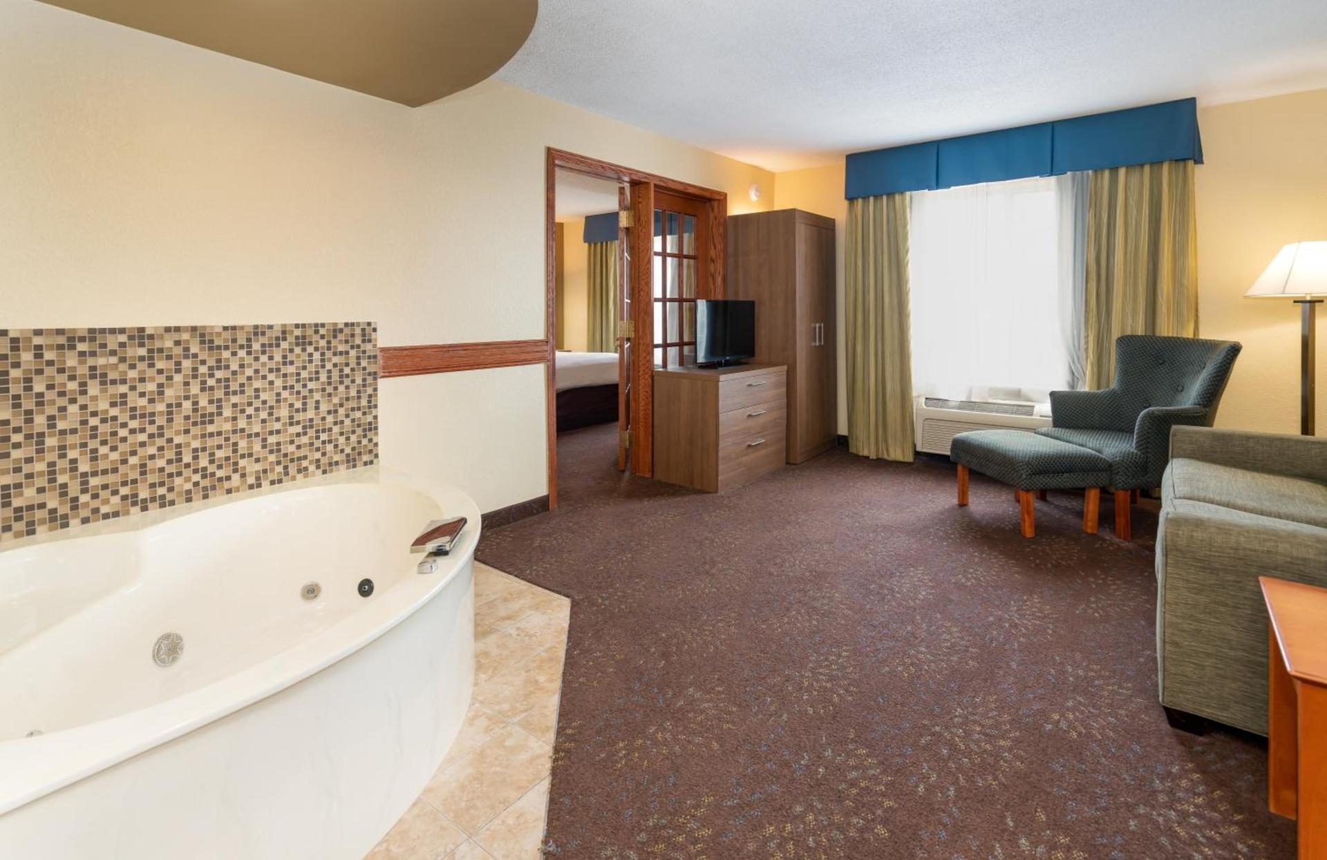 Holiday Inn Express St. Paul South - Inver Grove Heights by IHG photo 24