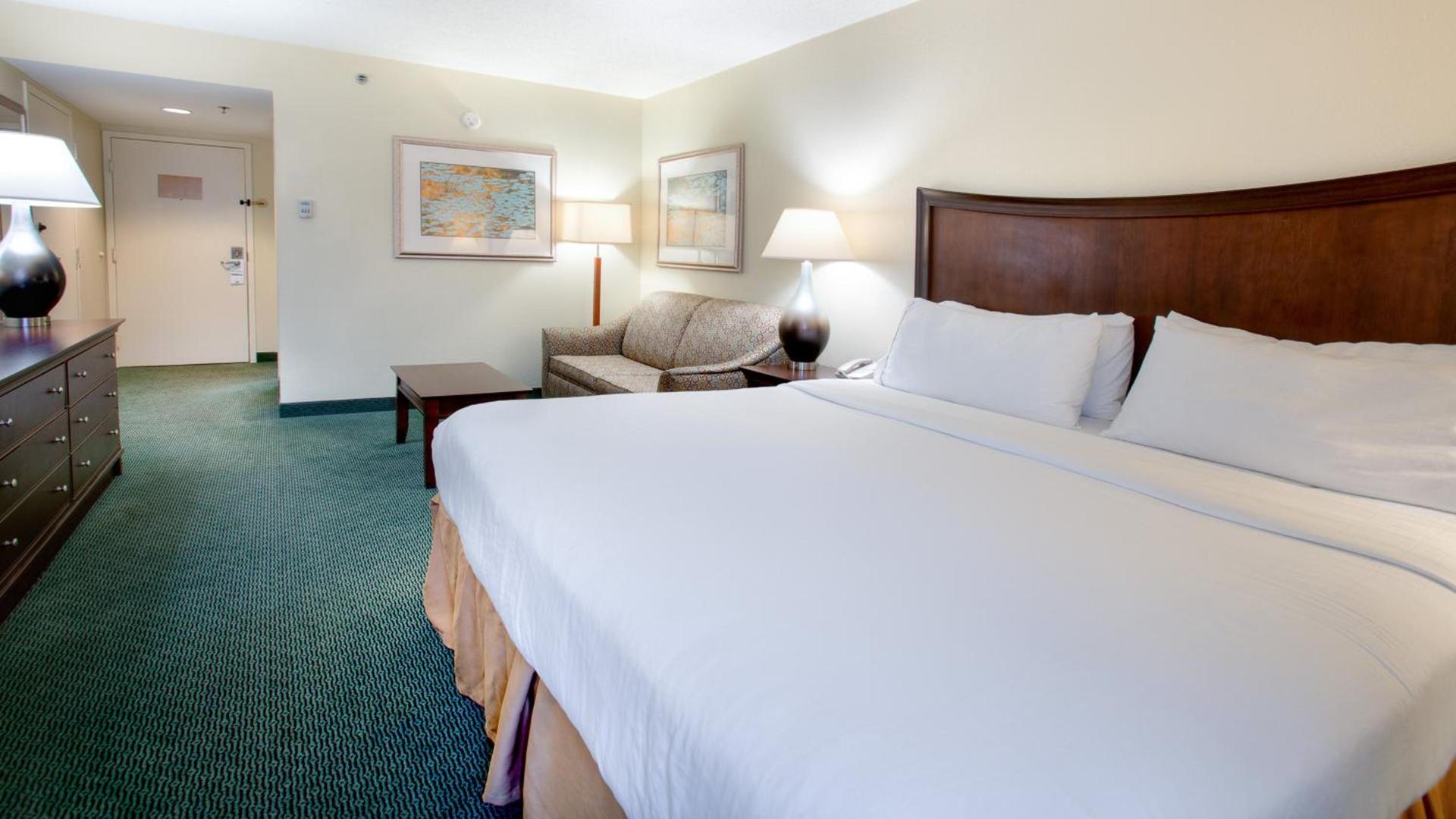 Holiday Inn Express Indianapolis Airport by IHG photo 4