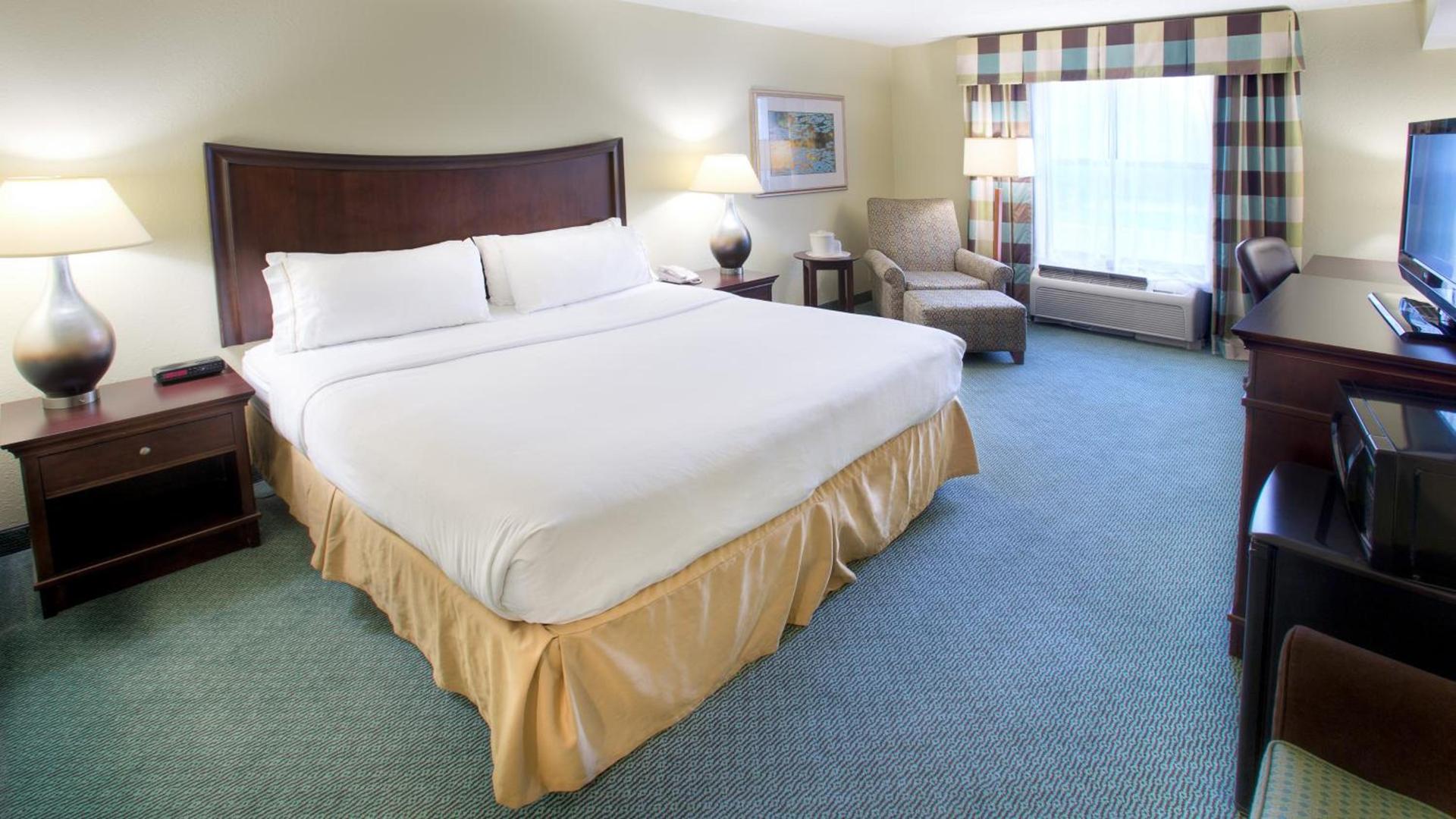 Holiday Inn Express Indianapolis Airport by IHG photo 35