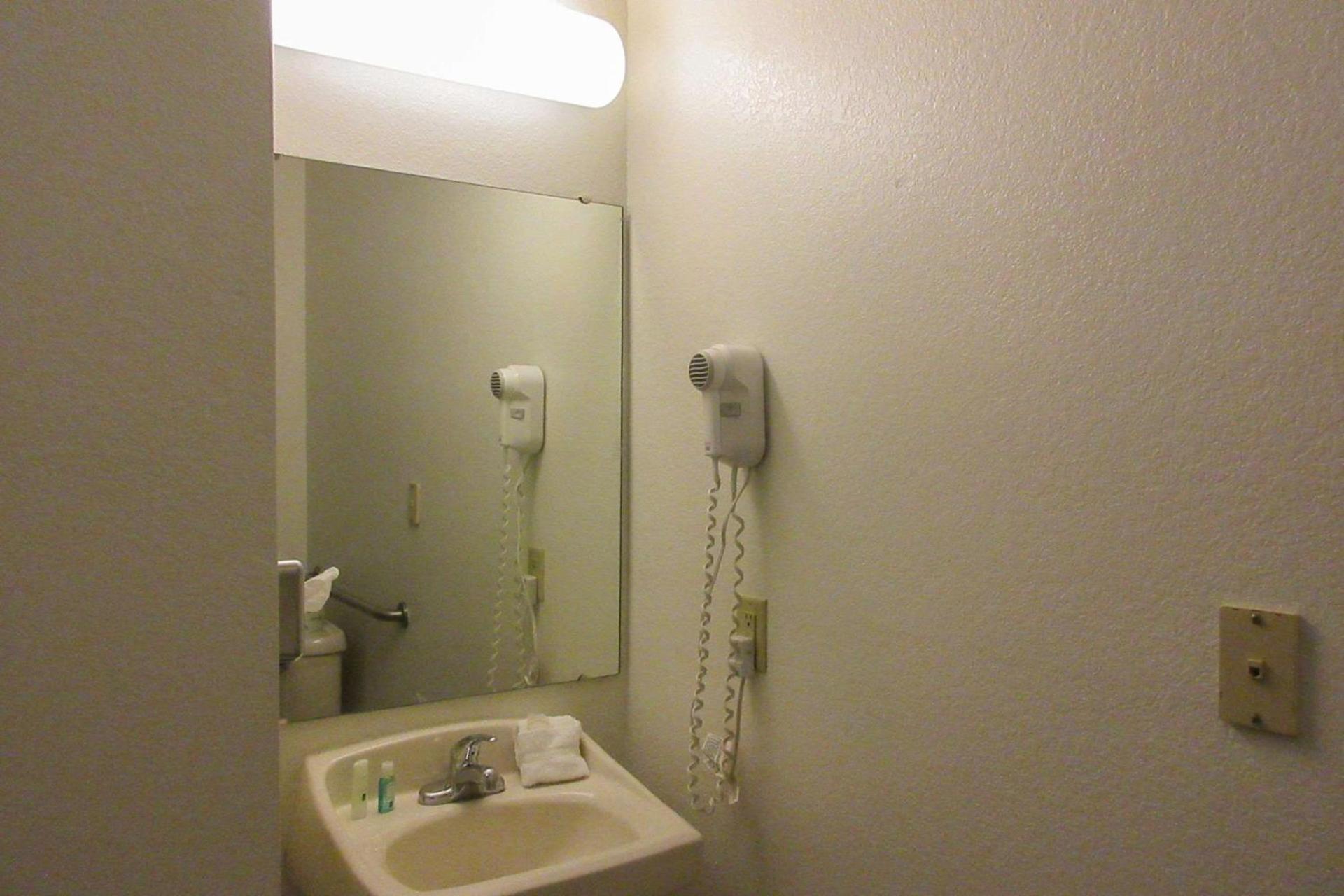 Quality Inn-Sawyer photo 12