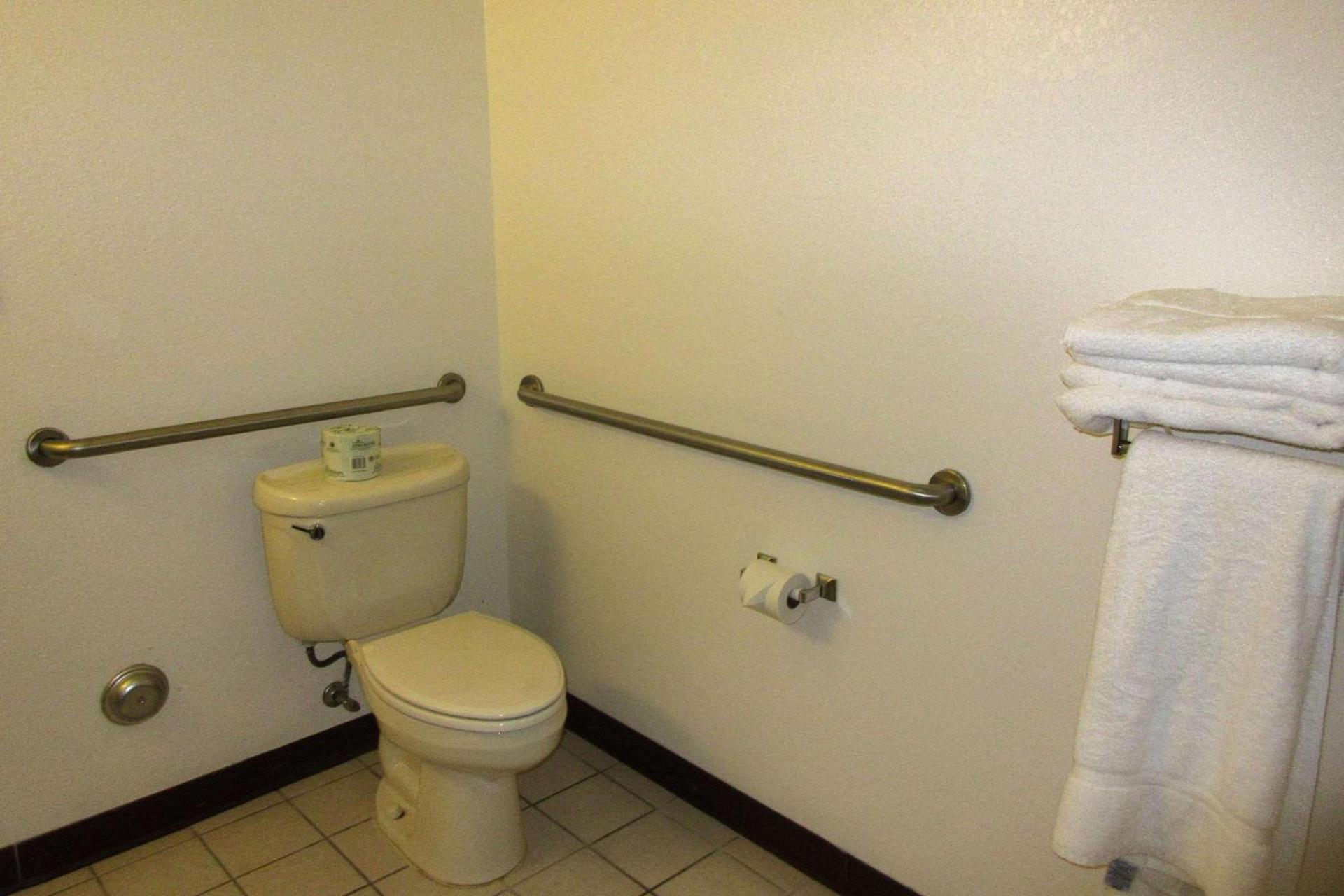 Quality Inn-Sawyer photo 11