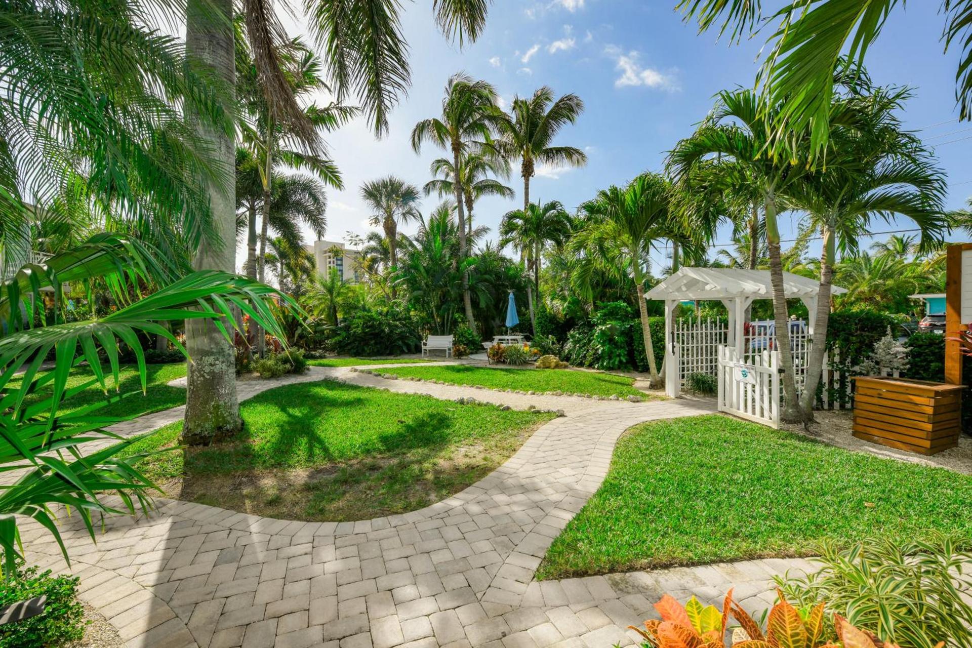 Tropical Breeze Resort photo 85