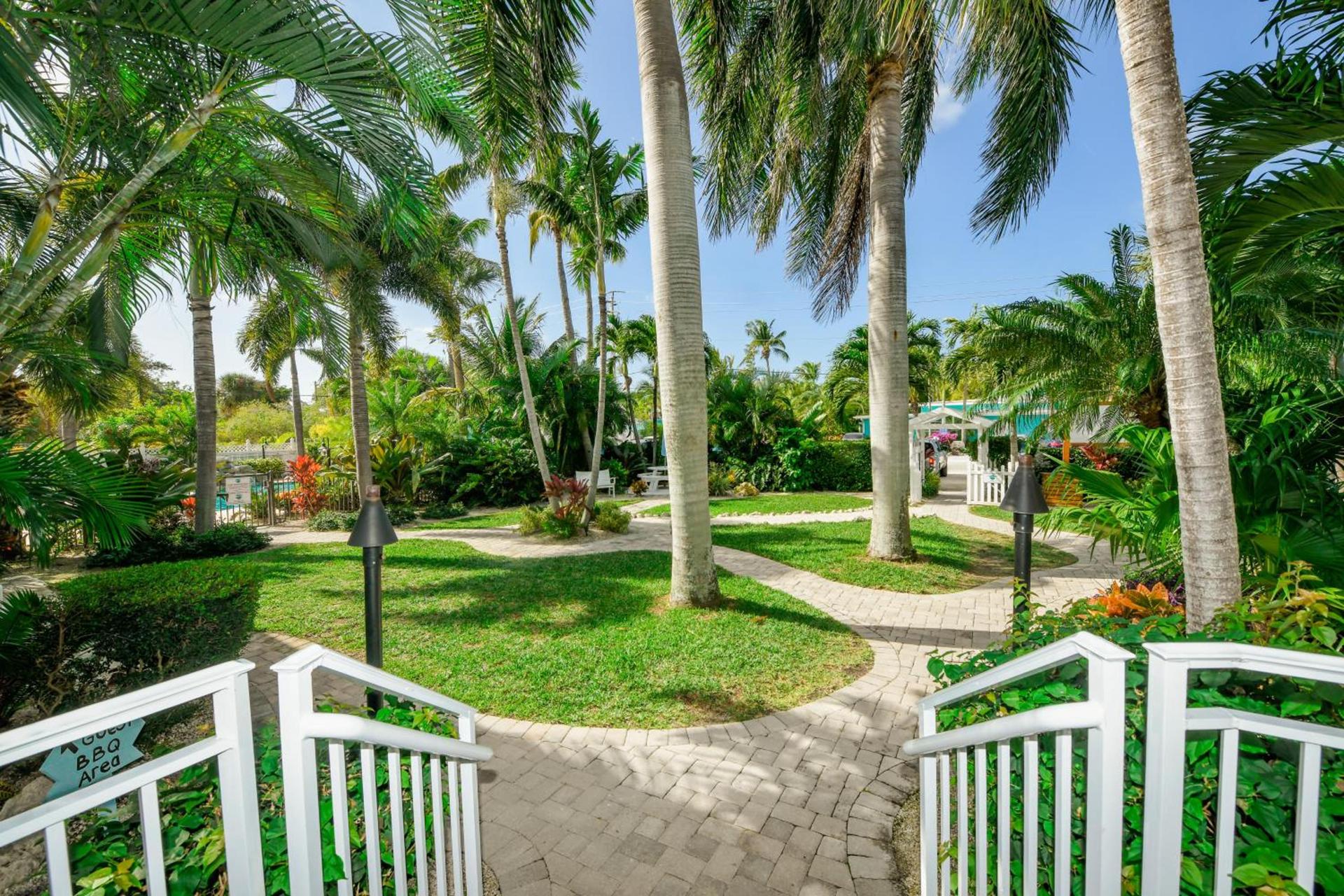 Tropical Breeze Resort photo 35