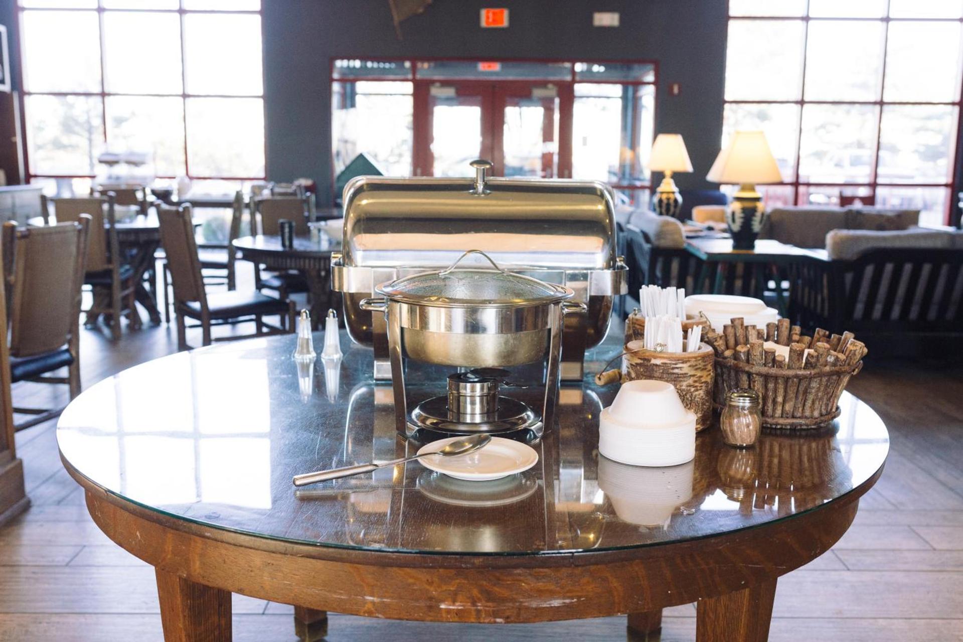 Wildwood Lodge & Suites photo 16