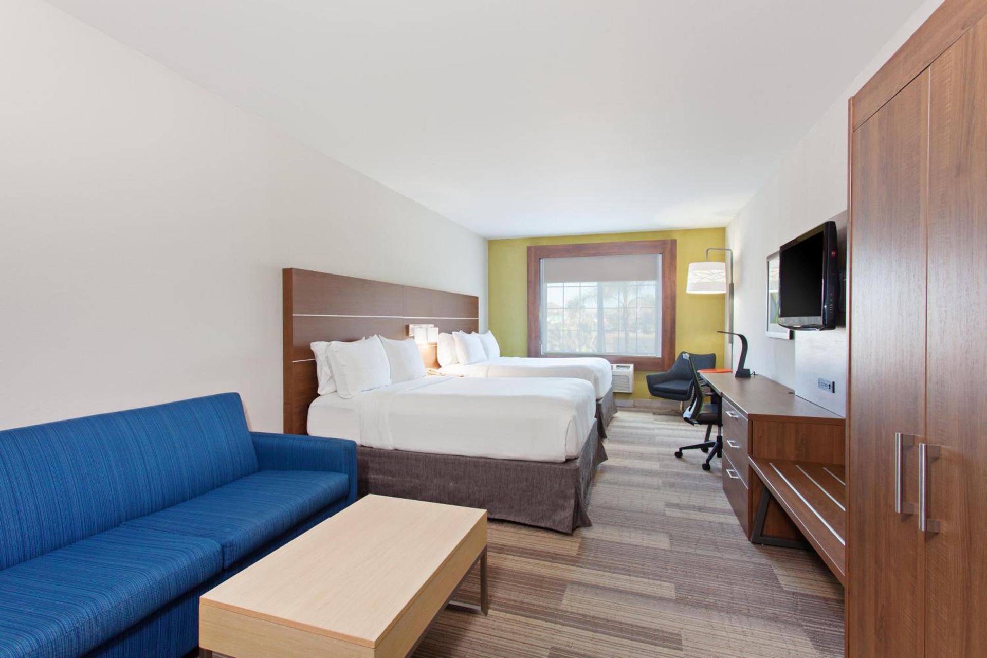Holiday Inn Express & Suites Corona by IHG photo 31
