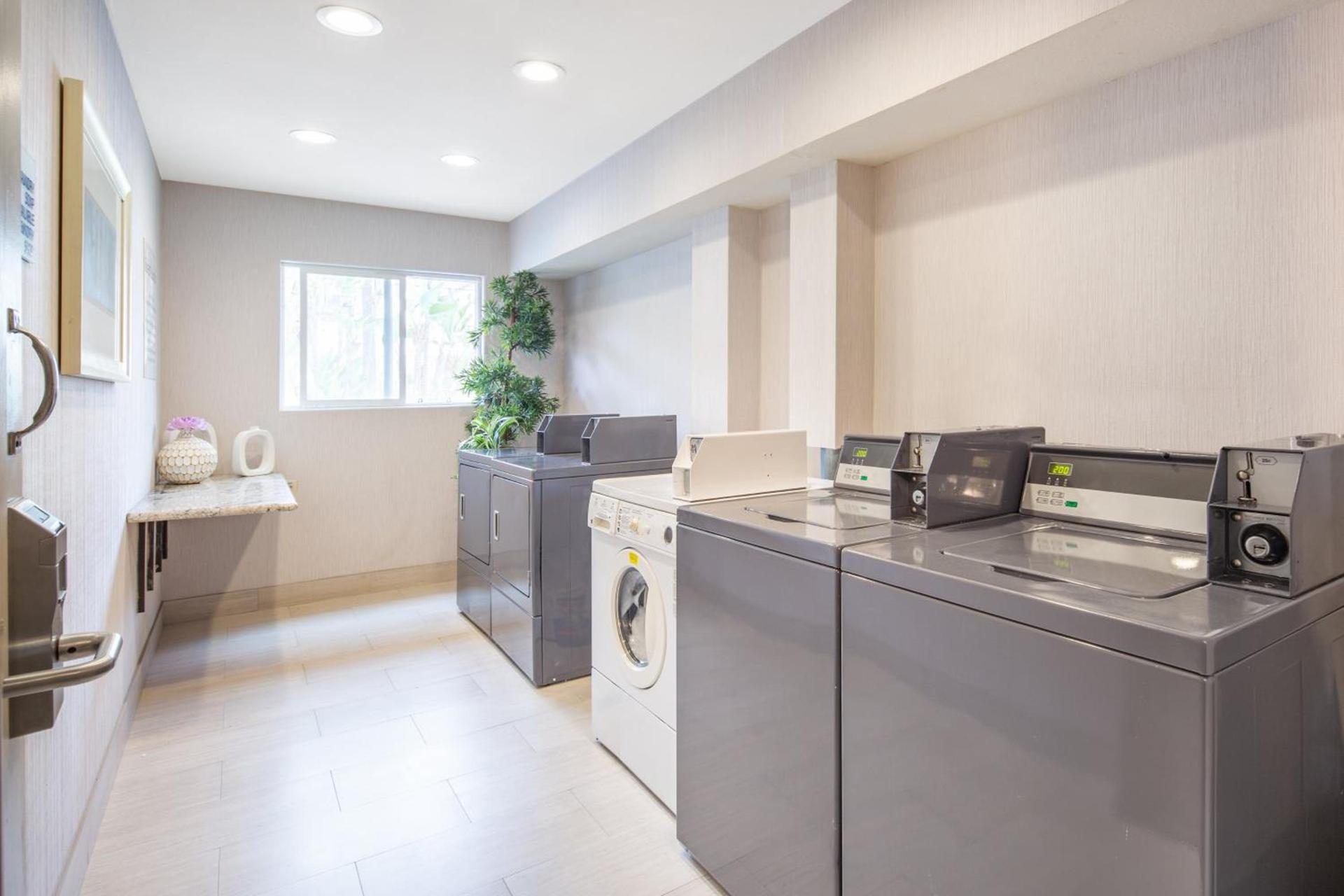 Holiday Inn Express San Diego Airport-Old Town by IHG photo 9