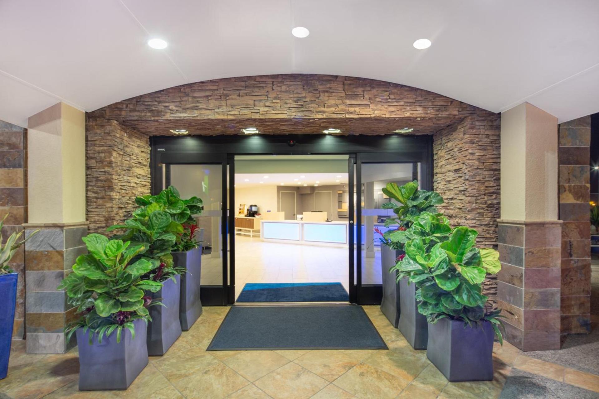 Holiday Inn Express San Diego Airport-Old Town by IHG photo 8