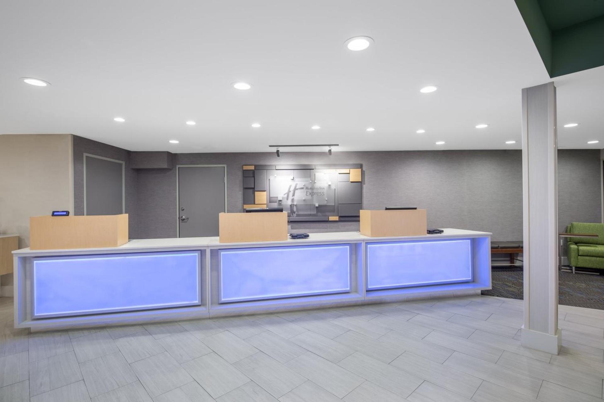 Holiday Inn Express San Diego Airport-Old Town by IHG photo 14