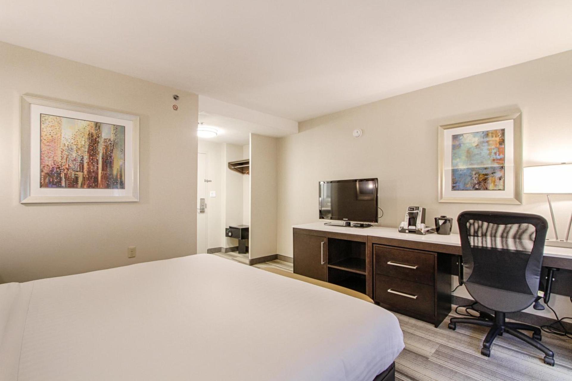 Holiday Inn Express - Downtown San Diego by IHG photo 31