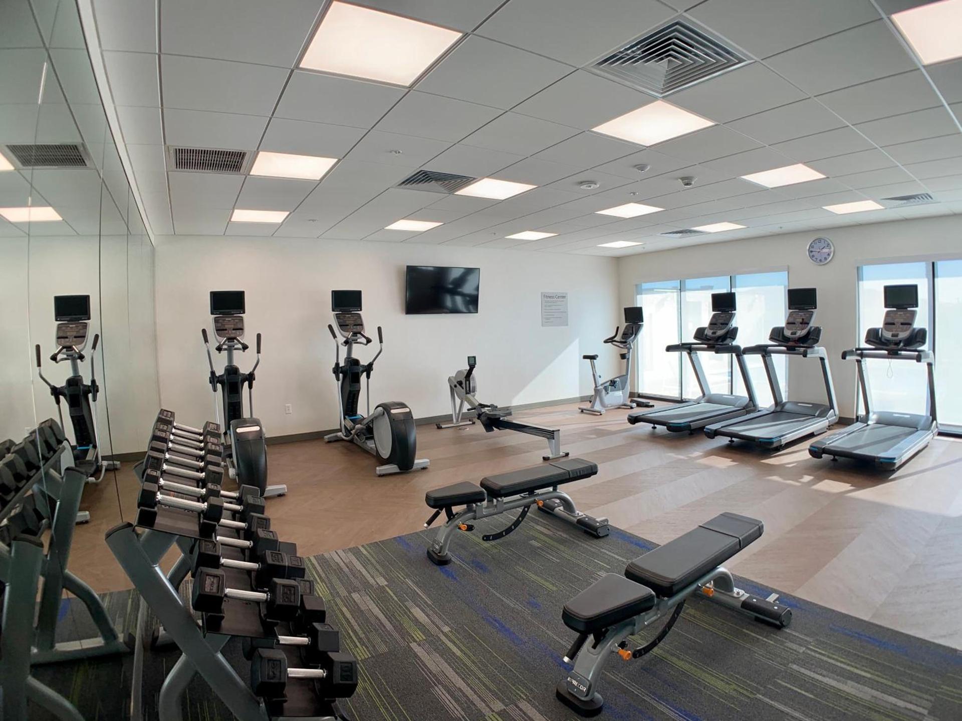 Holiday Inn Express & Suites - Phoenix North - Happy Valley by IHG photo 26