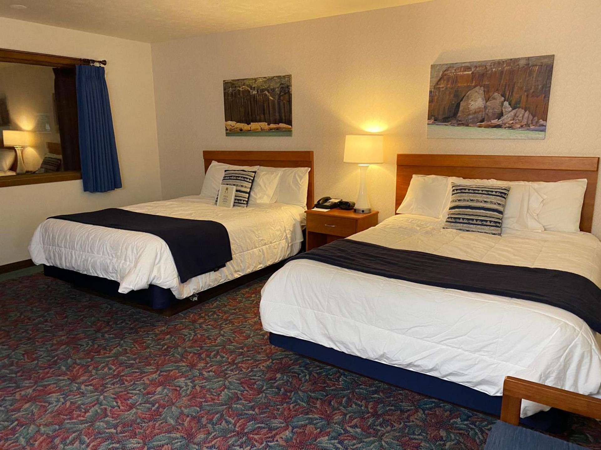 Cedar Motor Inn photo 38
