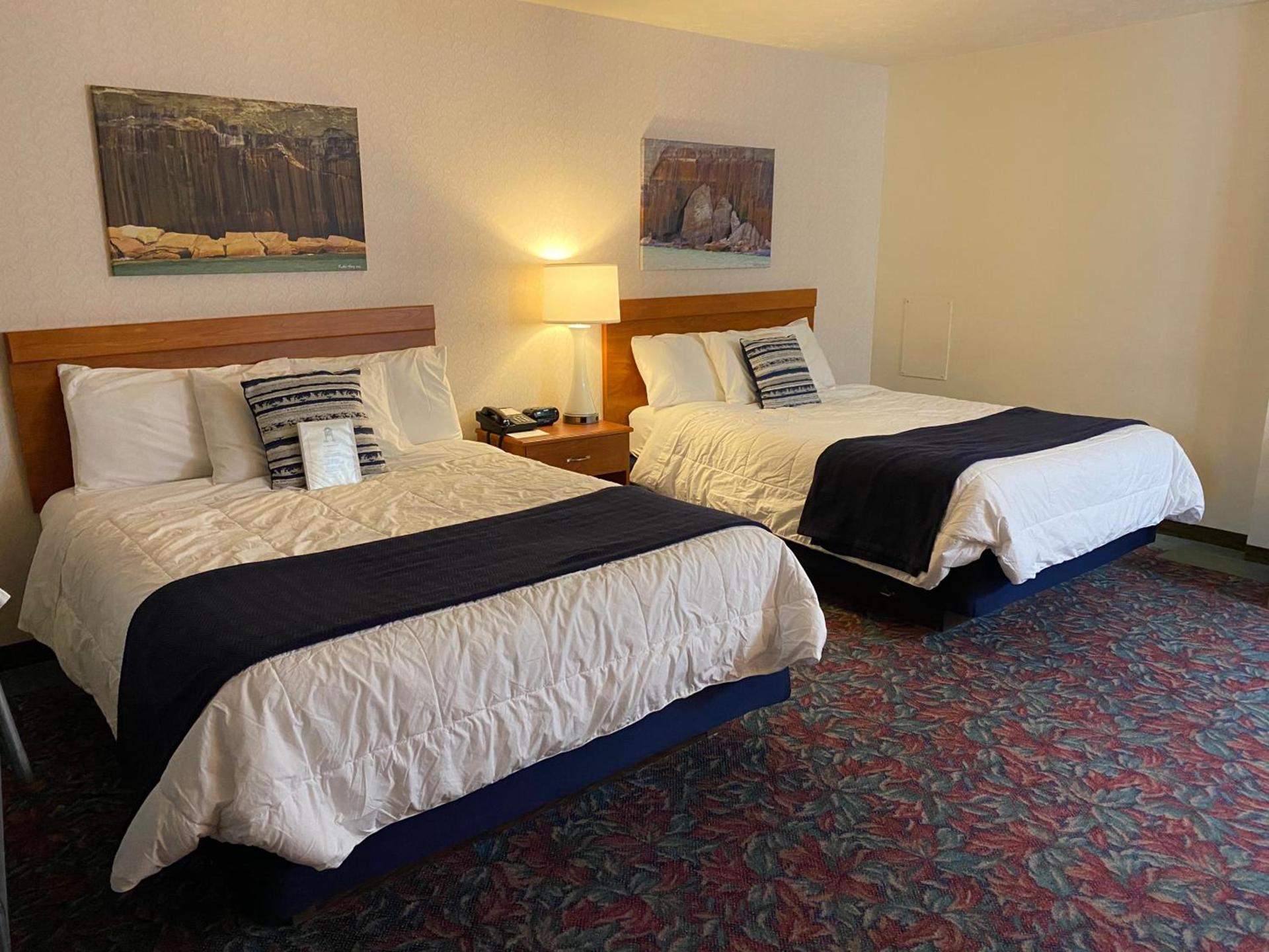 Cedar Motor Inn photo 77