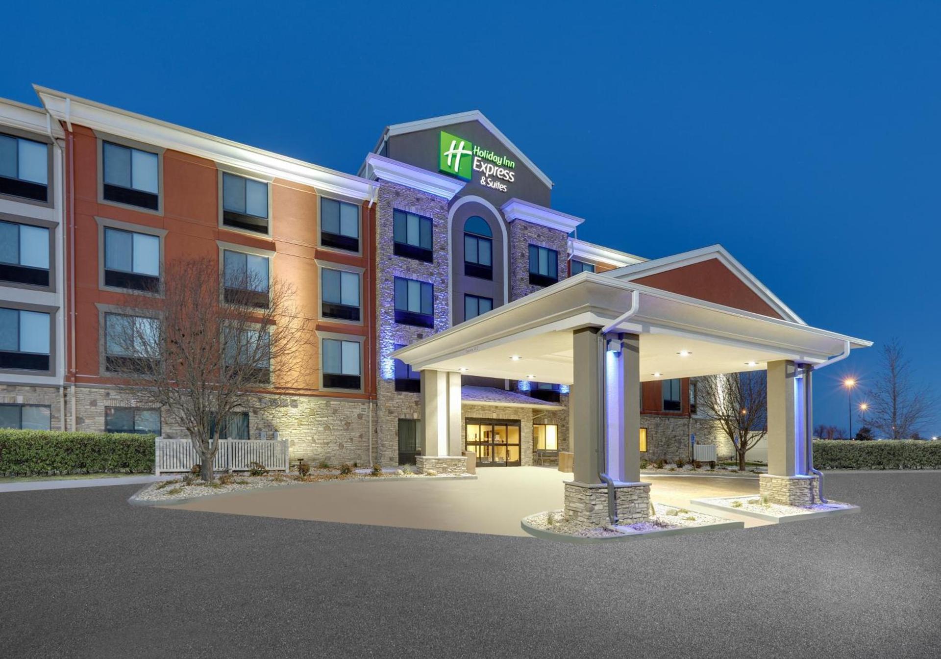 Holiday Inn Express & Suites Mitchell by IHG photo 28