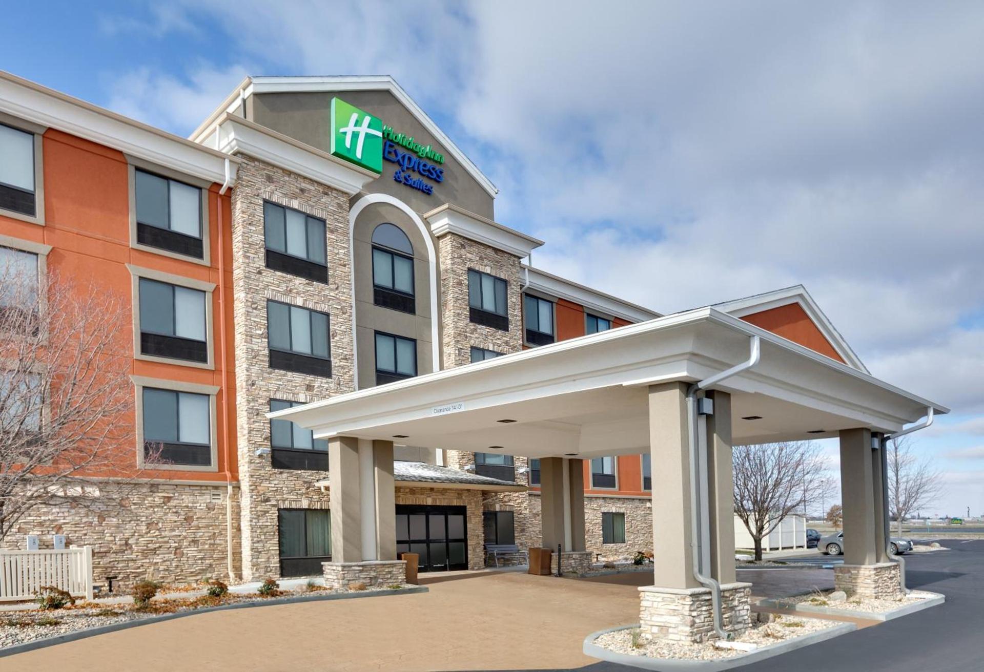 Holiday Inn Express & Suites Mitchell by IHG photo 24