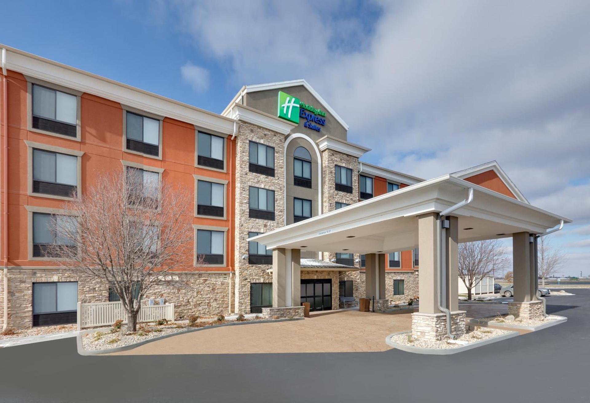 Holiday Inn Express & Suites Mitchell by IHG photo 30