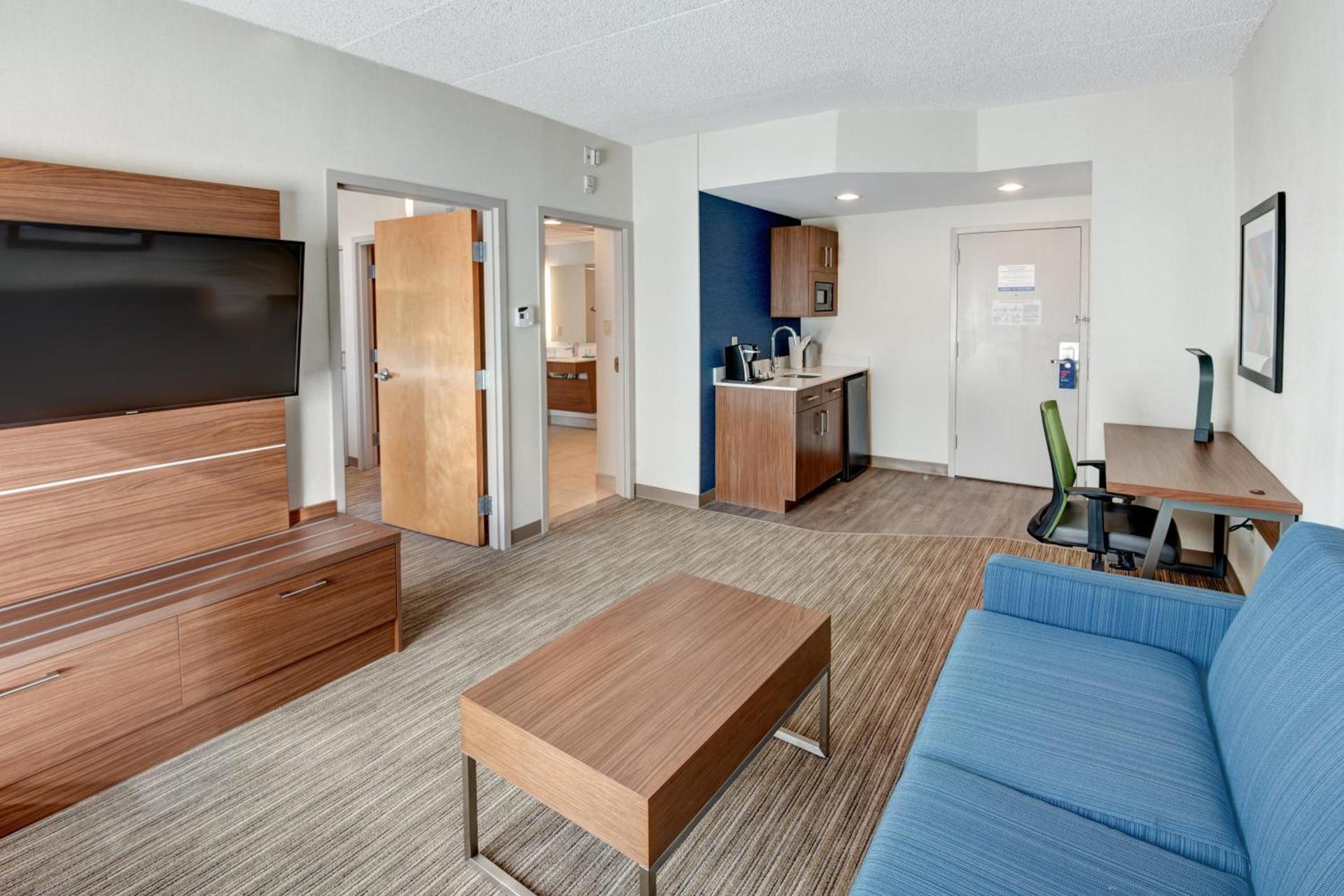Holiday Inn Express & Suites West Long Branch - Eatontown by IHG photo 35
