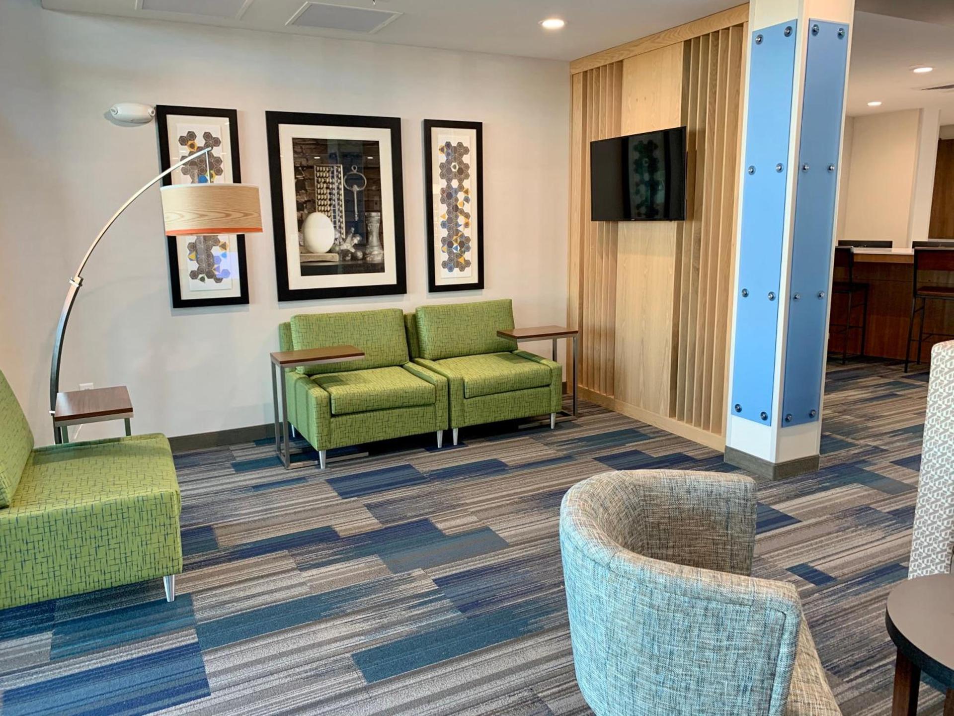 Holiday Inn Express & Suites - Phoenix North - Happy Valley by IHG photo 19