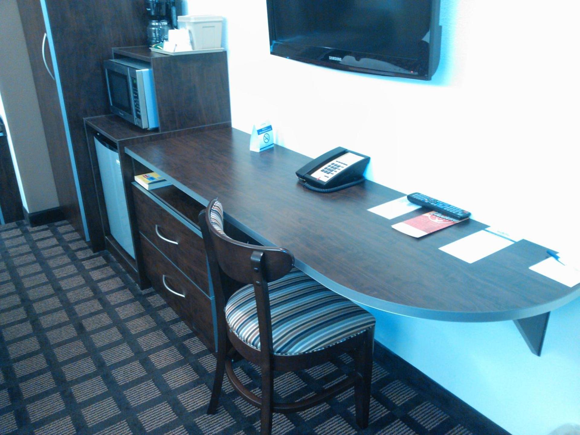 Microtel Inn and Suites Eagle Pass photo 16