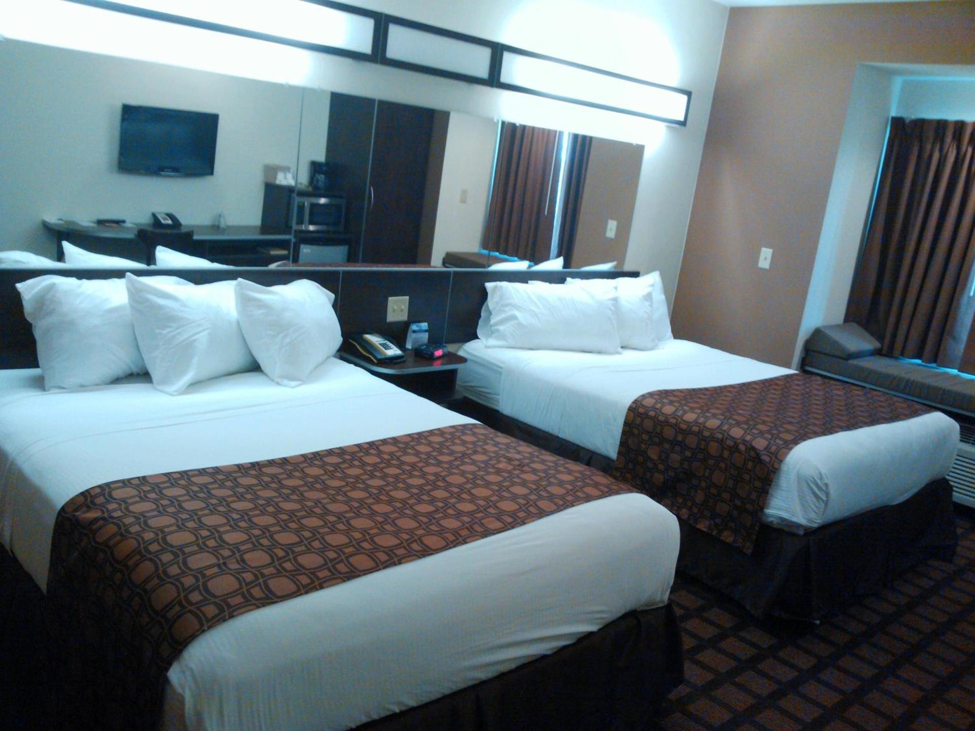Microtel Inn and Suites Eagle Pass photo 22