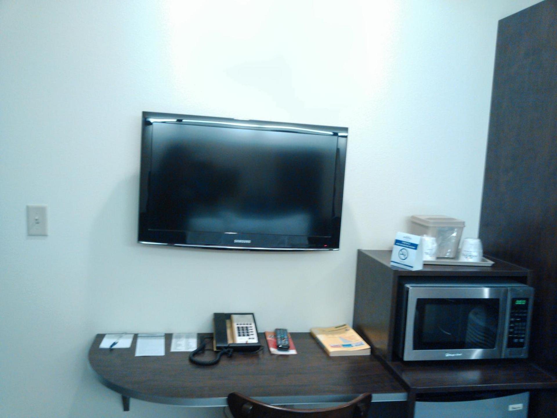 Microtel Inn and Suites Eagle Pass photo 20