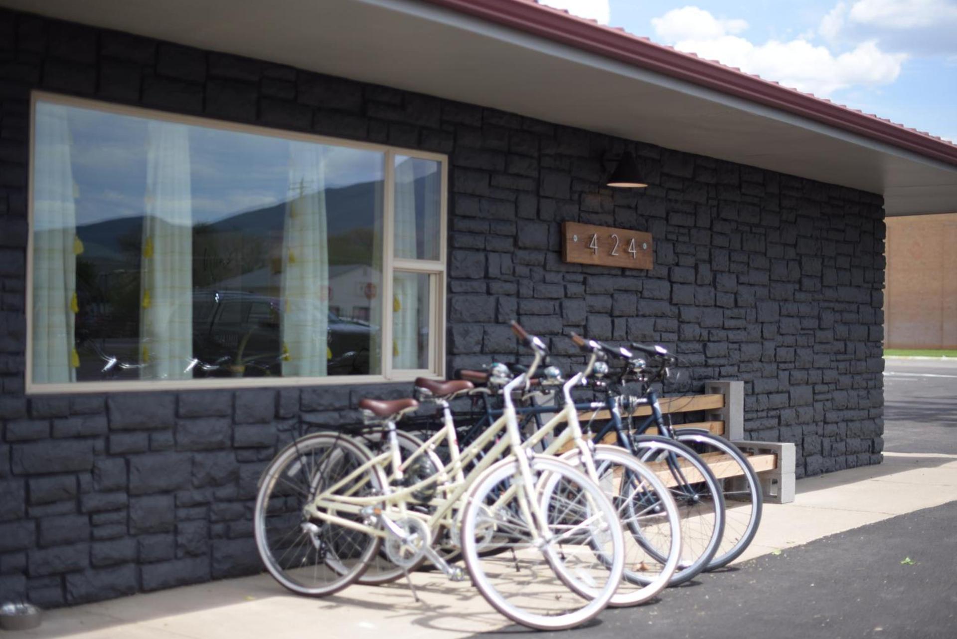 Spoke and Vine Motel photo 16